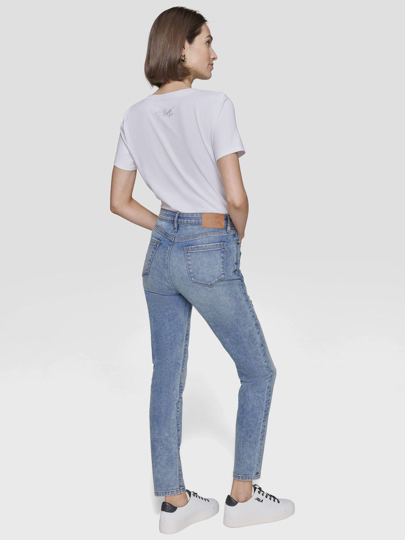 Jeans con parches distintivos-2