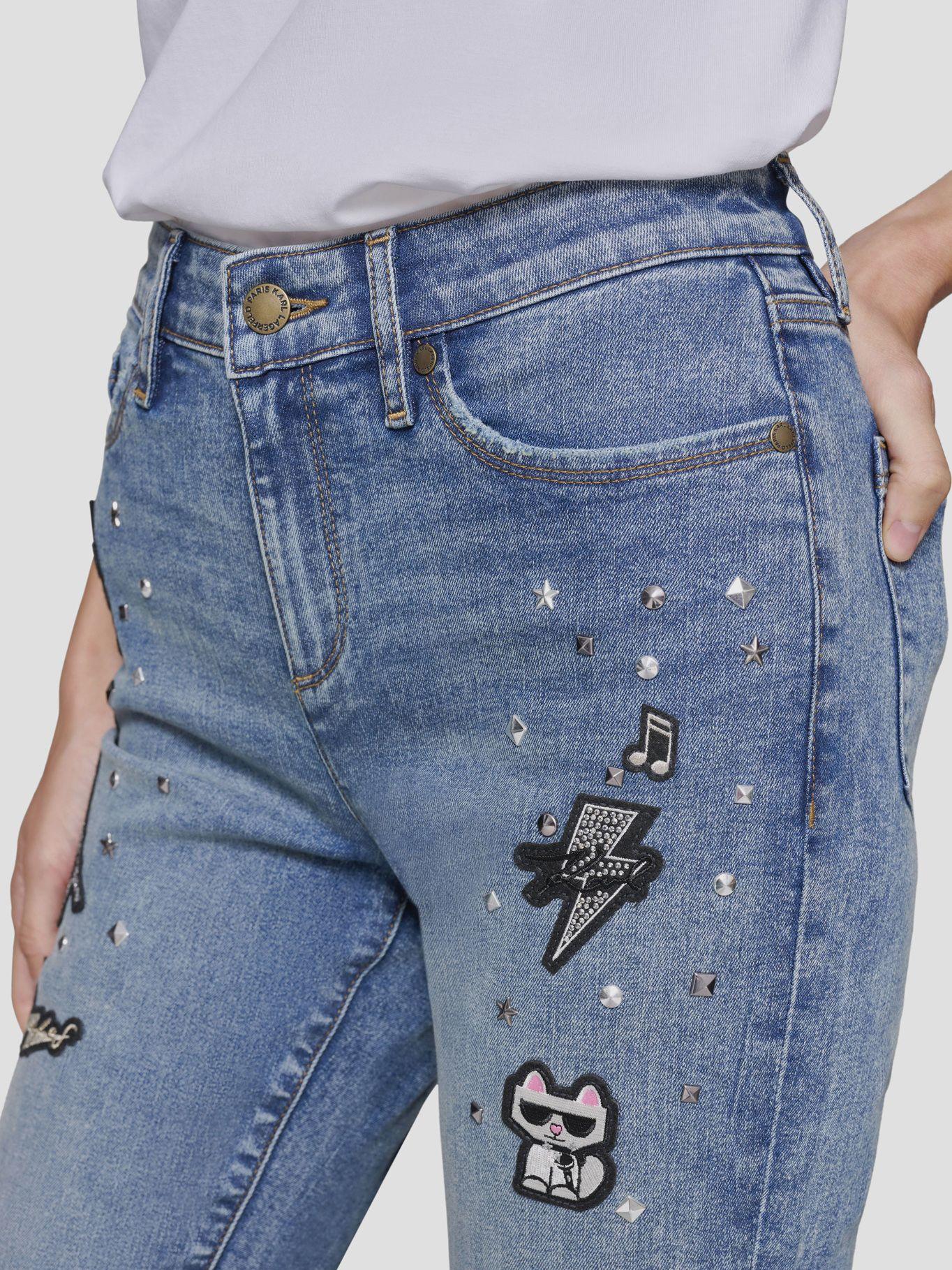 Jeans con parches distintivos-5