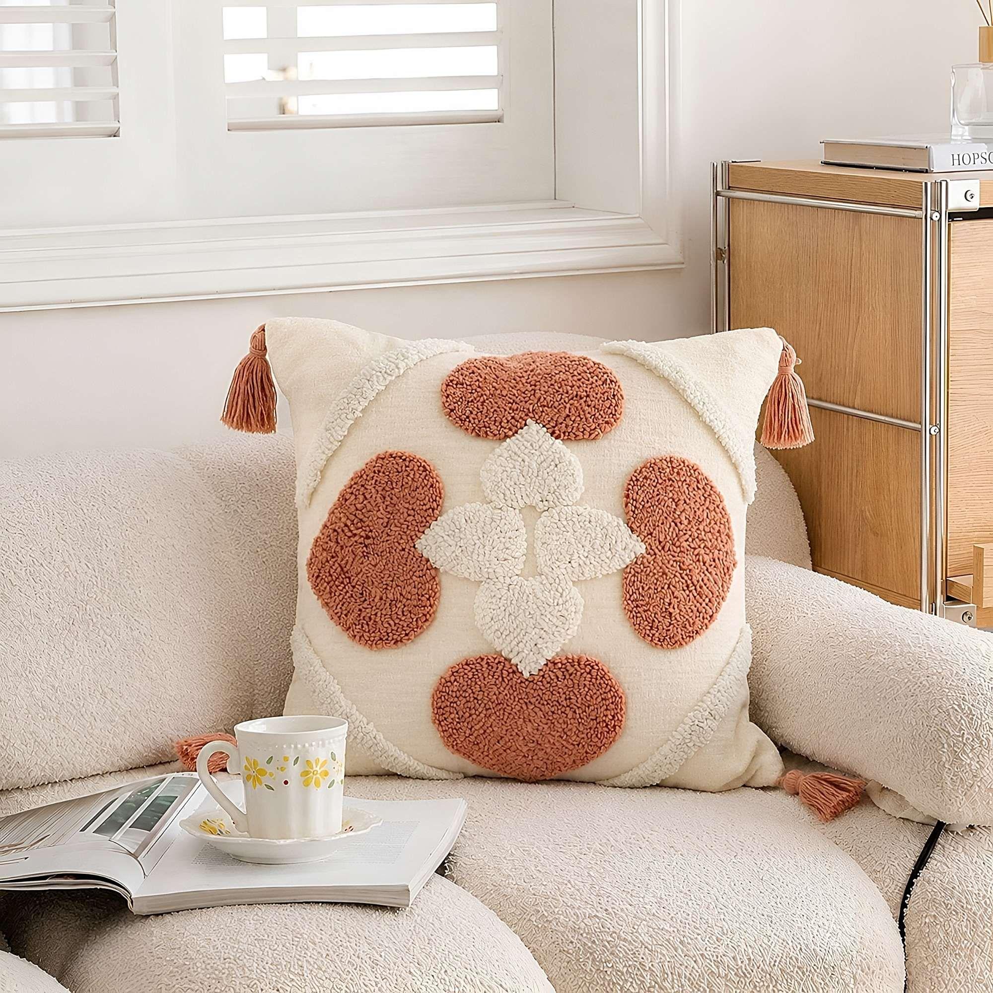 SET DE 2 FUNDAS DE COJIN BORDADA CON BORLAS 45X45 CM F23-2