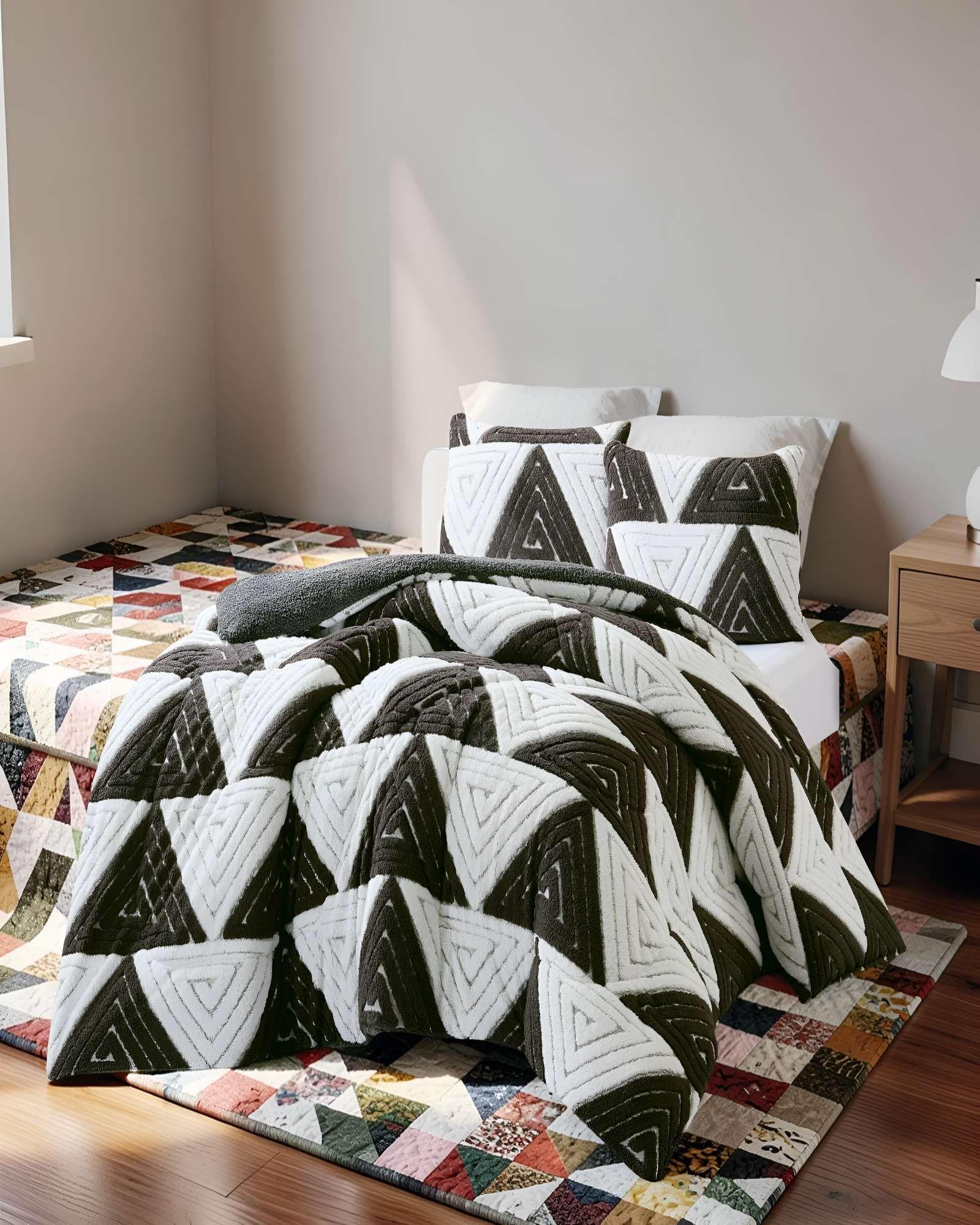 COBERTOR DE JACQUERD KING  COLOR BLANCO CON CAFÉ -2