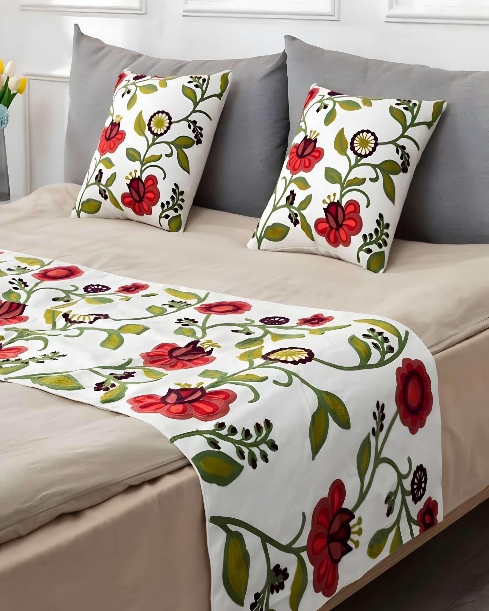 SET DE PIECERA BORDADA CON DOS FUNDAS BLANCO 10-3