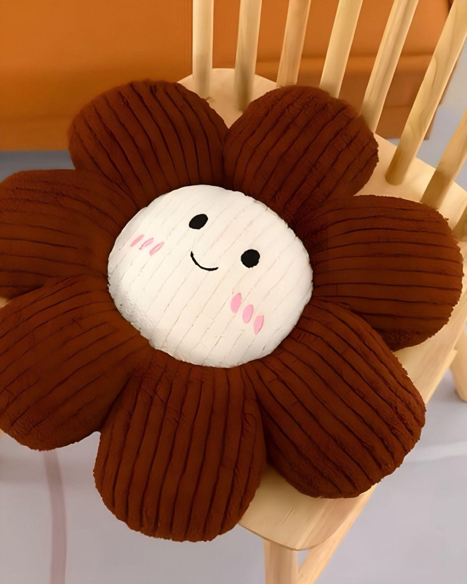 COJIN DECORATIVO DISEÑO FLOR KAWAII 45CM CAFE-2