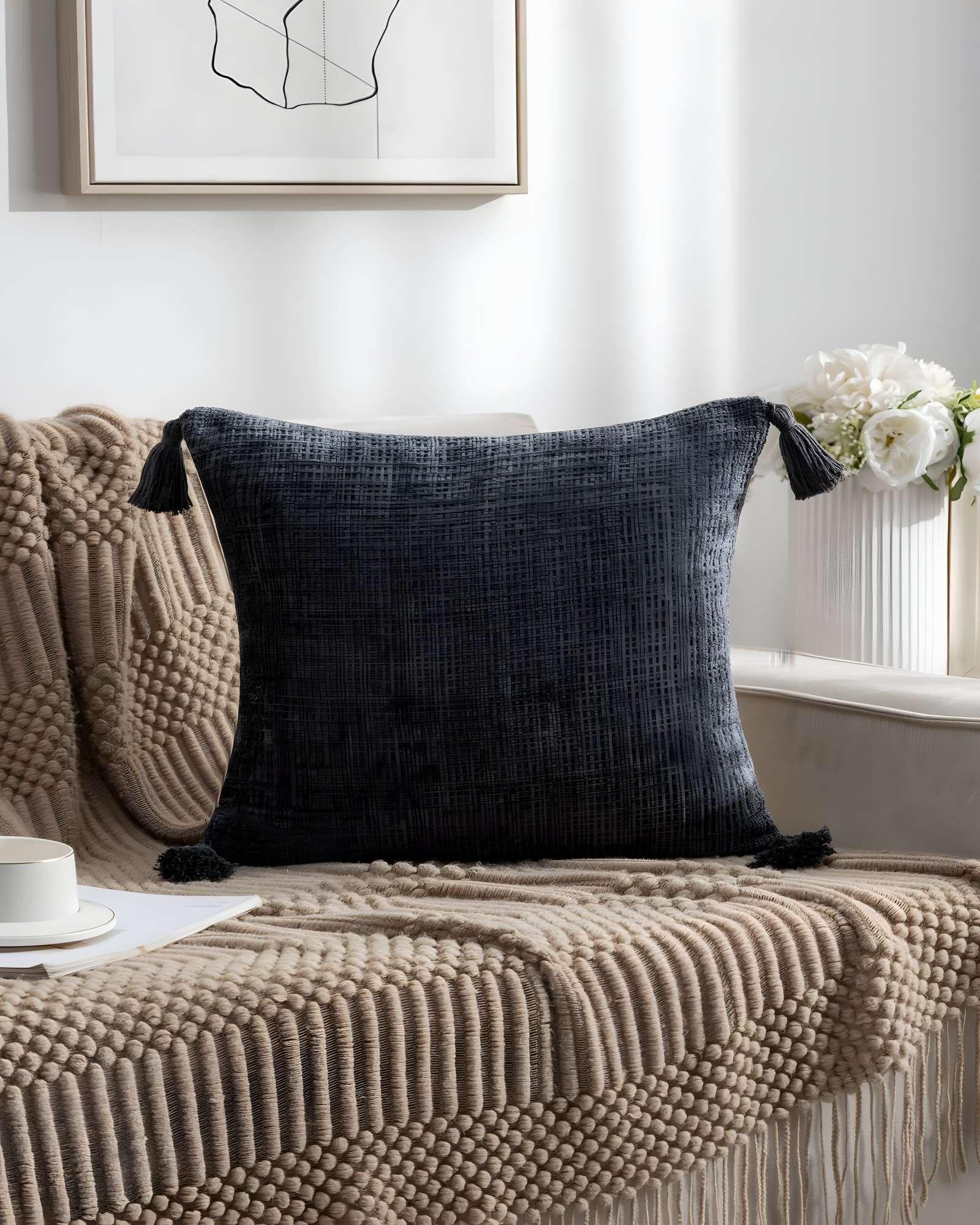 PACK DE 4 FUNDAS DE COJIN CHENILLE CON BORLAS 45X45 GRIS-2