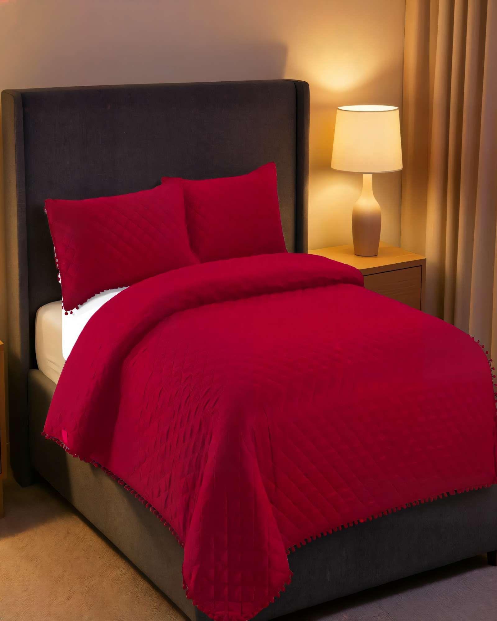 QUILT CUBRECAMA DE VERANO 1,5 PLAZAS CON POMPON COLOR BURDEO-2