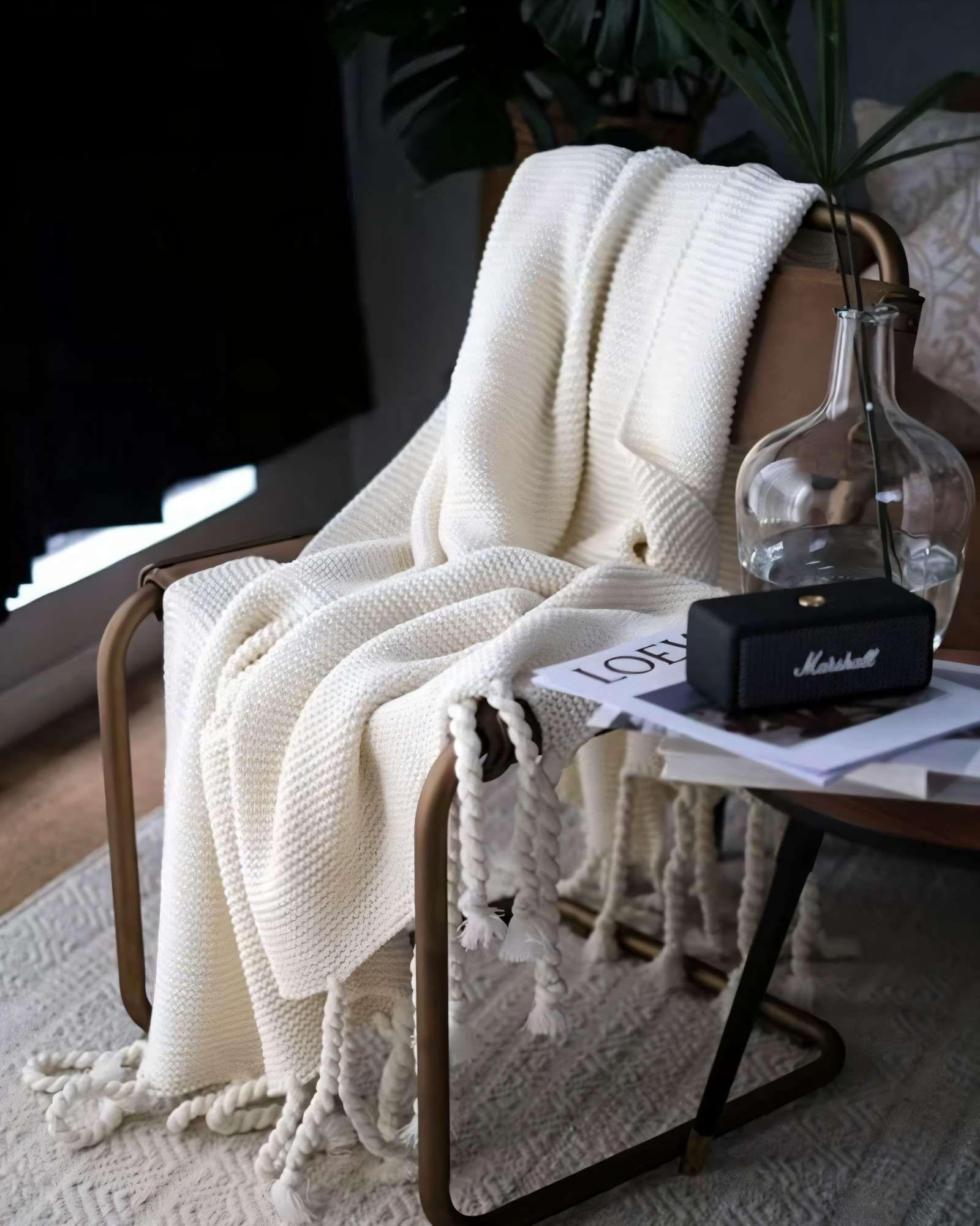 MANTA CON FLECOS DE SOGA TRENZADOS CHENILLE COLOR BLANCO-2