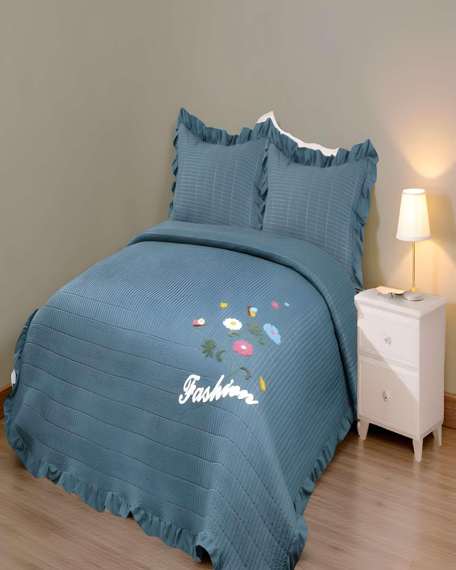 QUILT CUBRECAMA DE VERANO CON FLORES BORDADAS 2 PLAZAS GRIS O-2