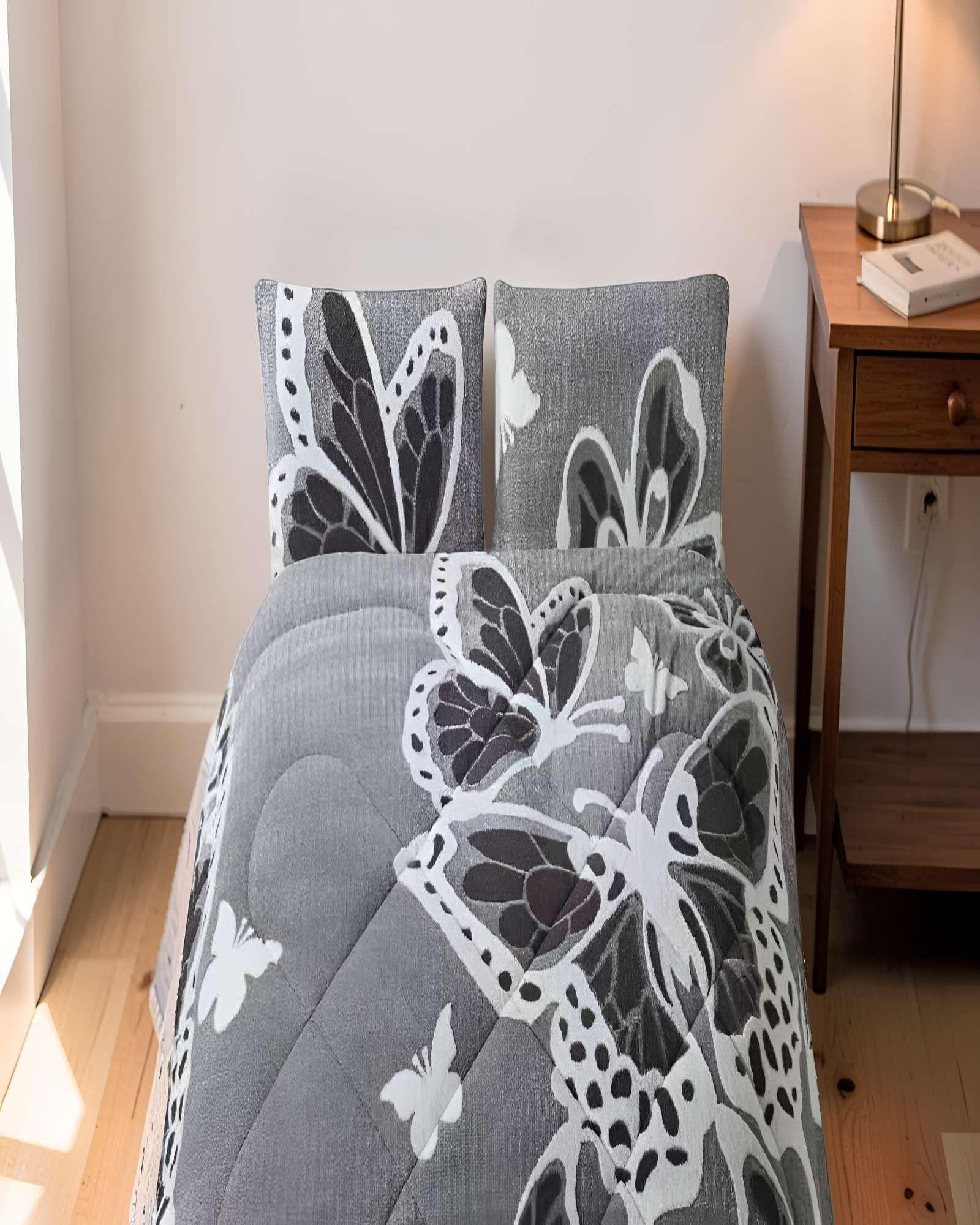 COBERTOR DE JACQUERD CON MARIPOZAS 2 PLAZAS COLOR GRIS-3