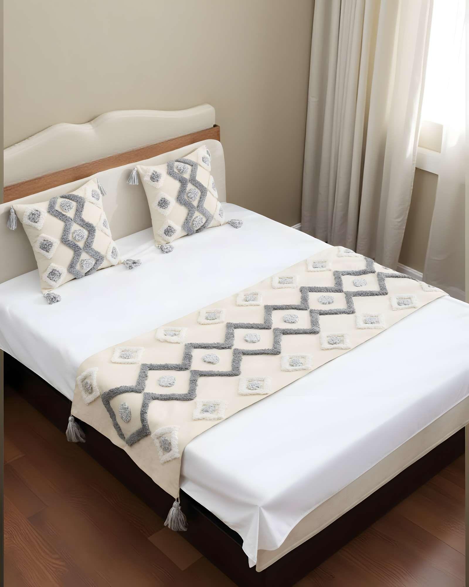 SET DE PIECERA BORDADA CON DOS FUNDAS MODELO BOHO BEIGE 09-2