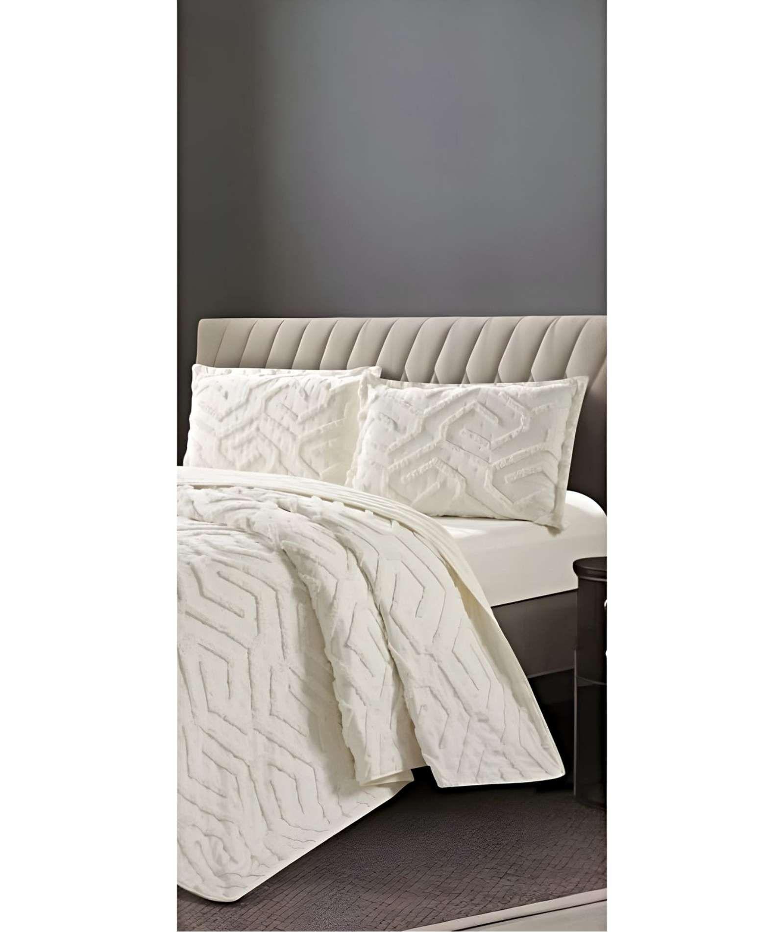 CUBRECAMA QUILT CON DISEÑO RELIEVE PLAZA Y MEDIA 180 x 230 cm 05-2