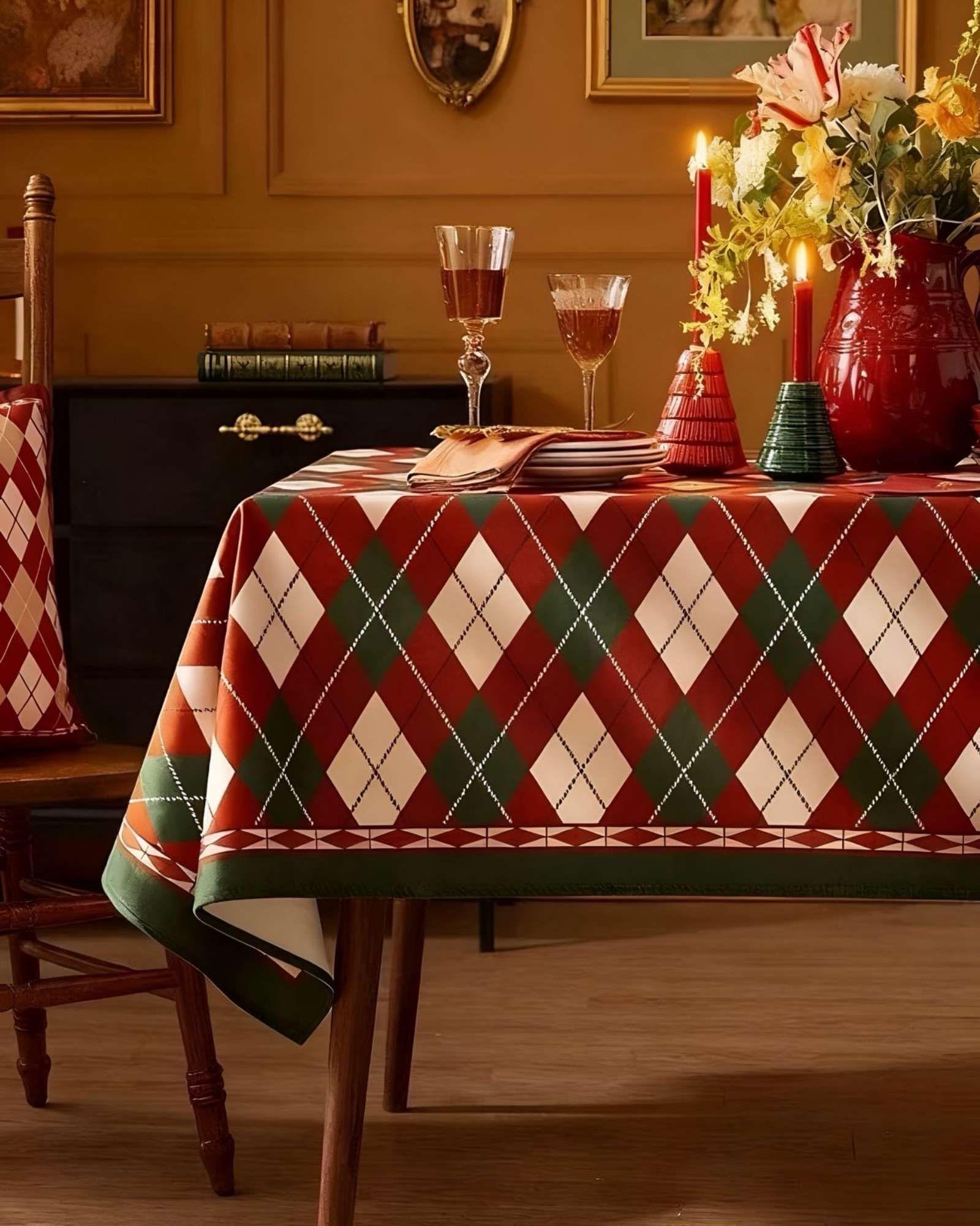 PACK DE MANTEL CON 6 FUNDAS DE SILLAS ANTIMANCHAS NAVIDEÑO 140X220 CM J2-2