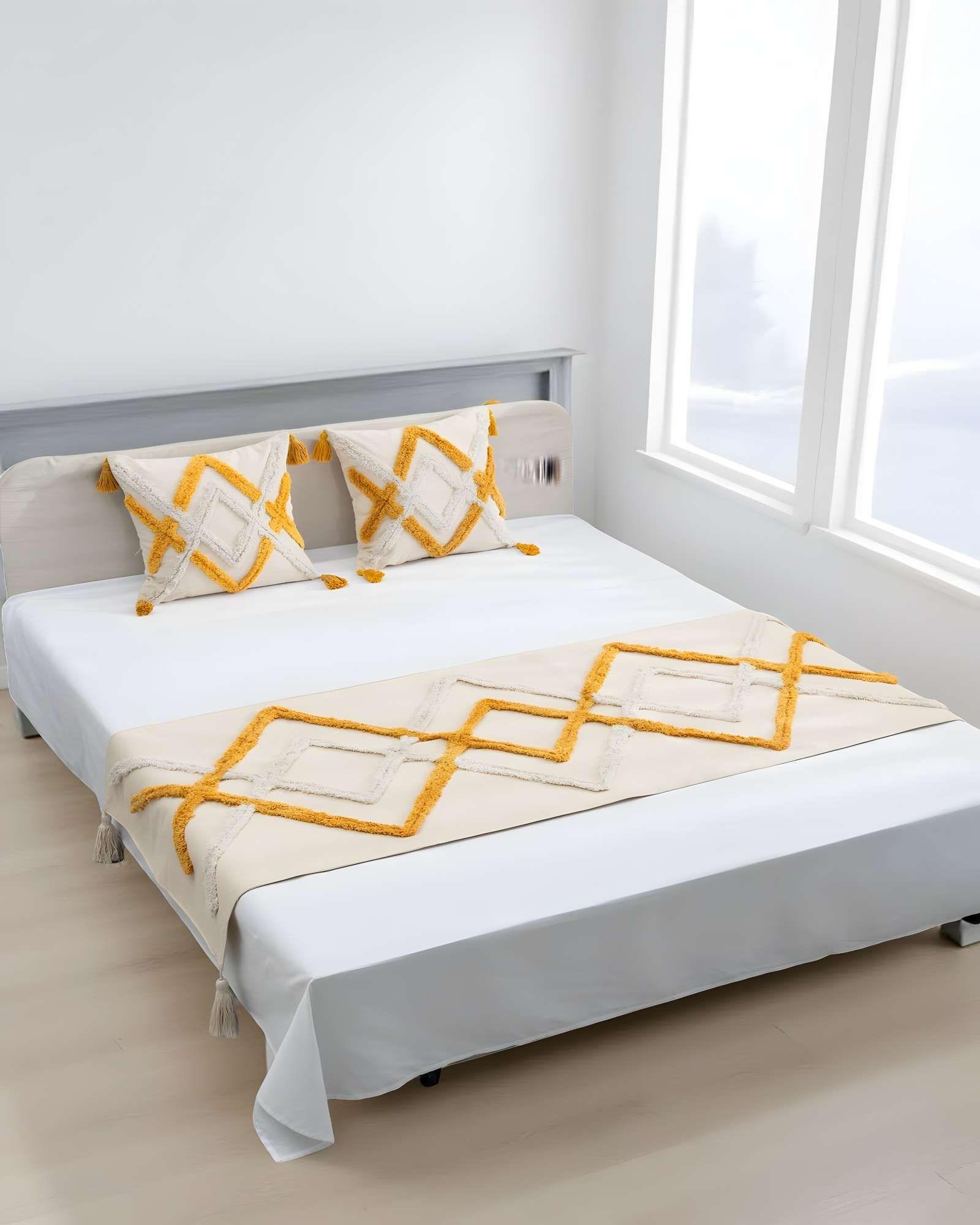 SET DE PIECERA BORDADA CON DOS FUNDAS MODELO BOHO BEIGE 10-2