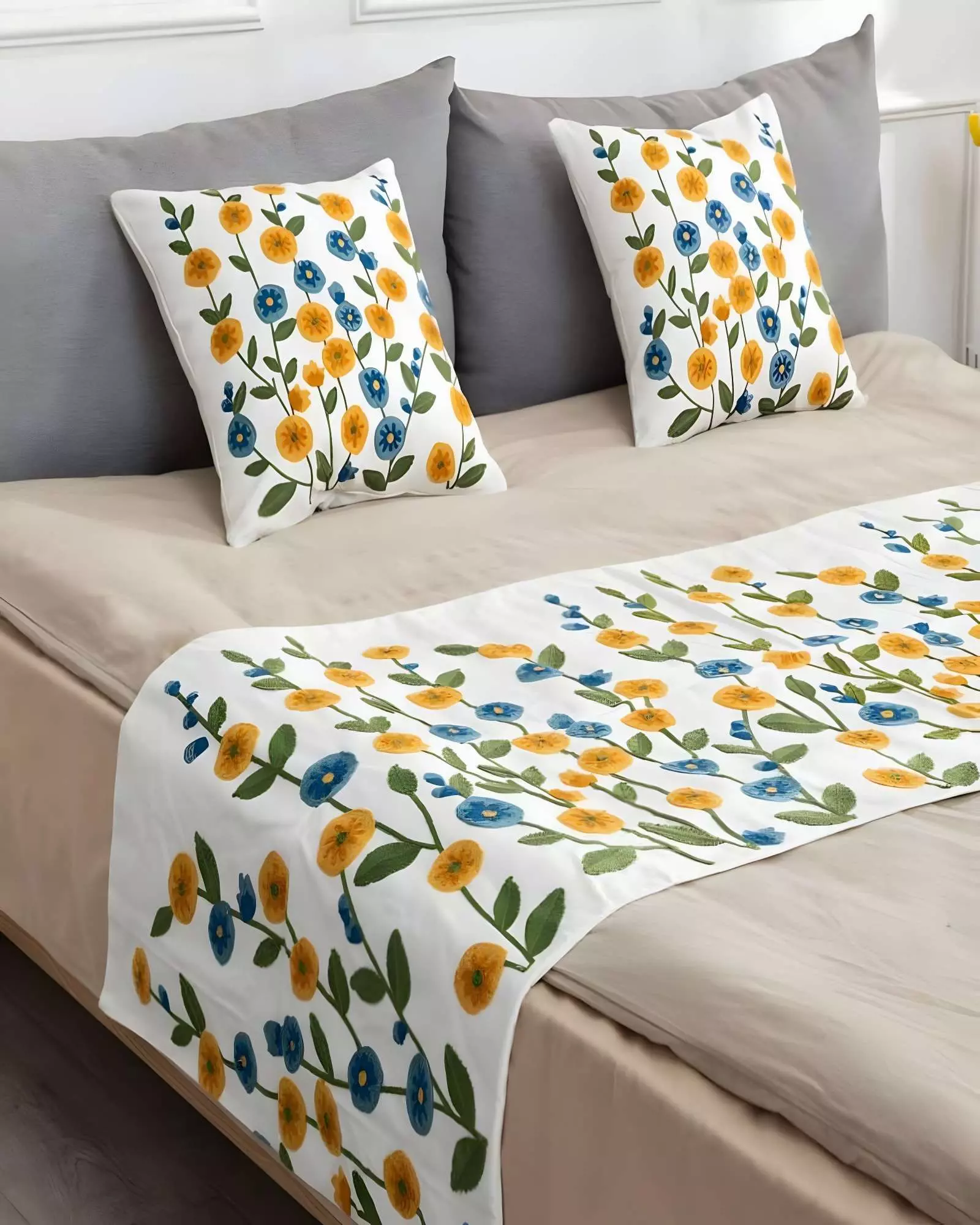 SET DE PIECERA BORDADA CON DOS FUNDAS BLANCO 01-2