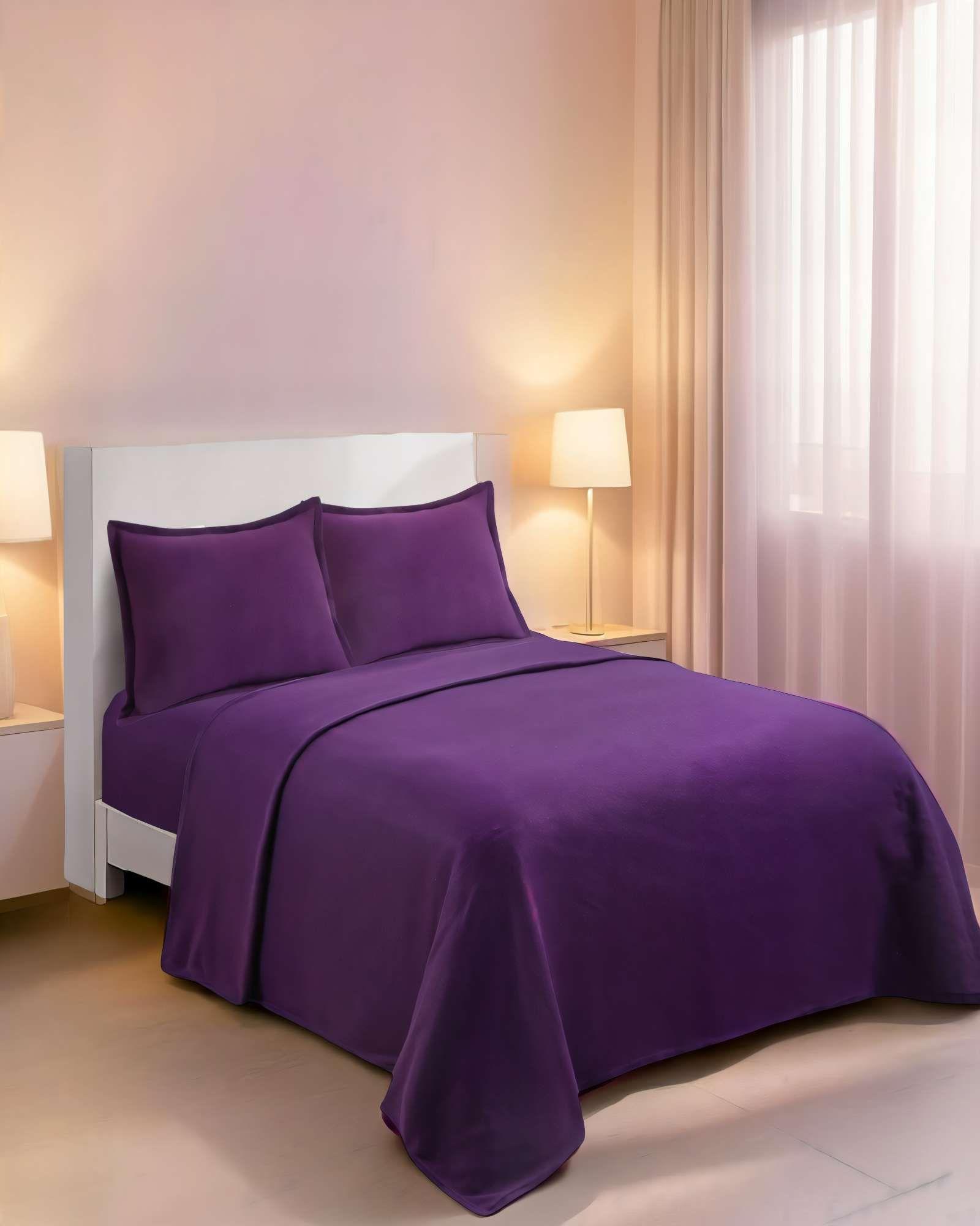 SABANA PREMIUM POLAR  PLAZA Y MEDIA  COLOR MORADO OSCURO -3