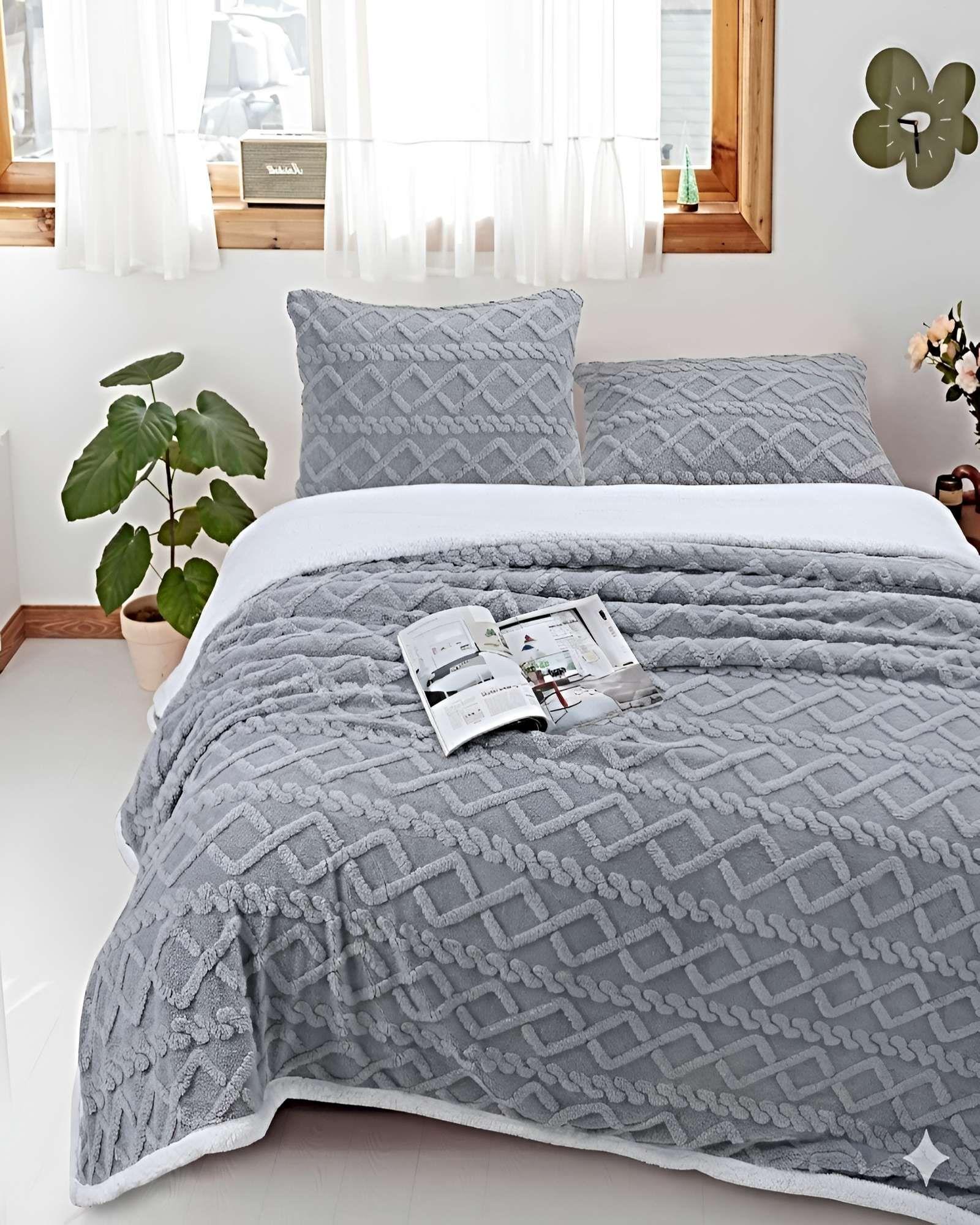 FRAZADA CON SHERPA TEXTURIZADA TEXTURIZADA PLAZA Y MEDIA GRIS C.-3