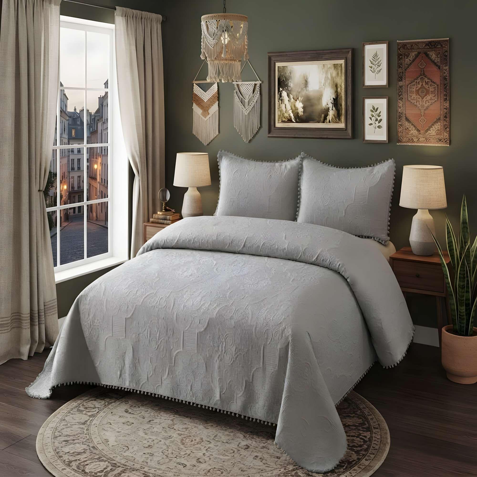 CUBRECAMA PREMIUM CON POMPONES KING COLOR GRIS-2
