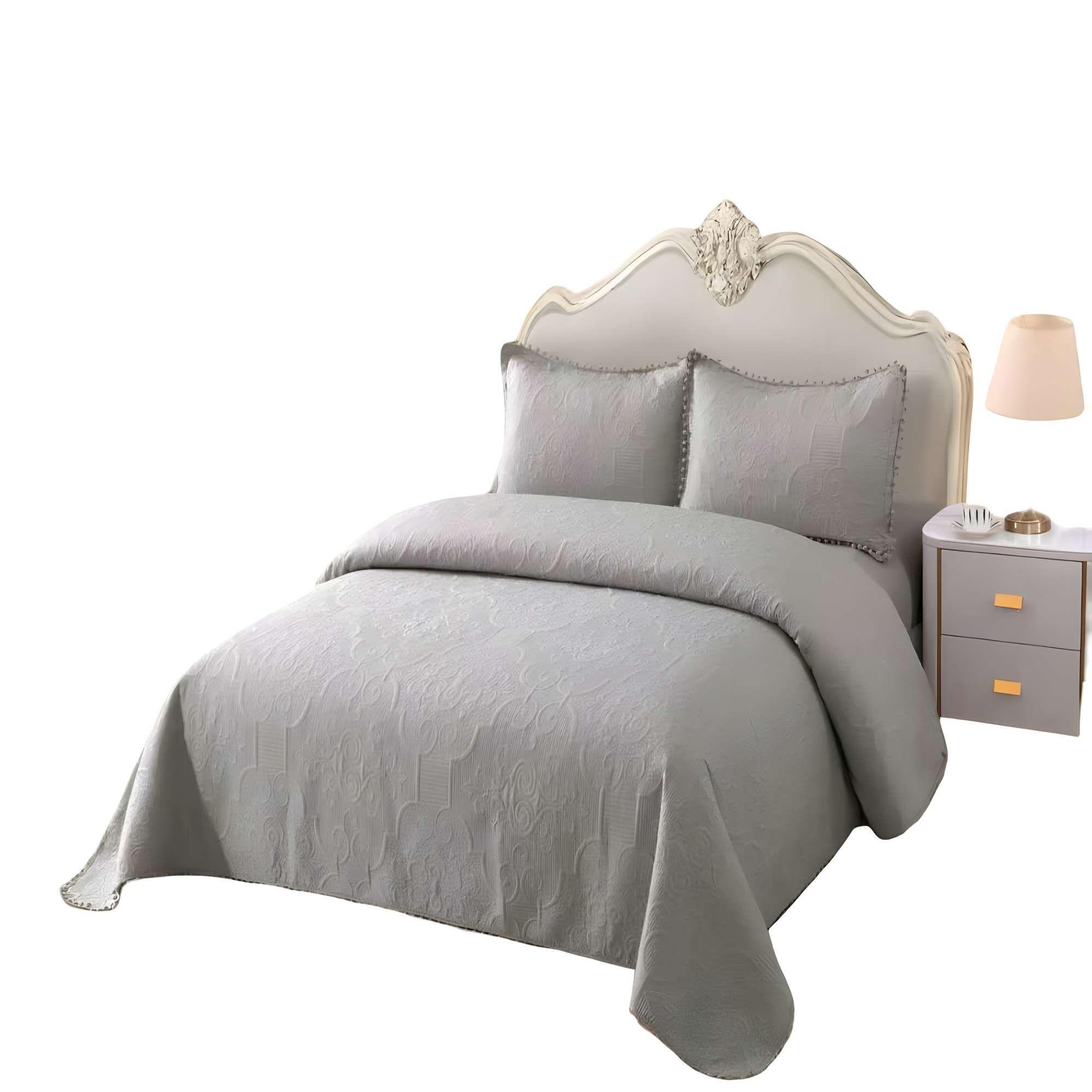 CUBRECAMA PREMIUM CON POMPONES KING COLOR GRIS-3