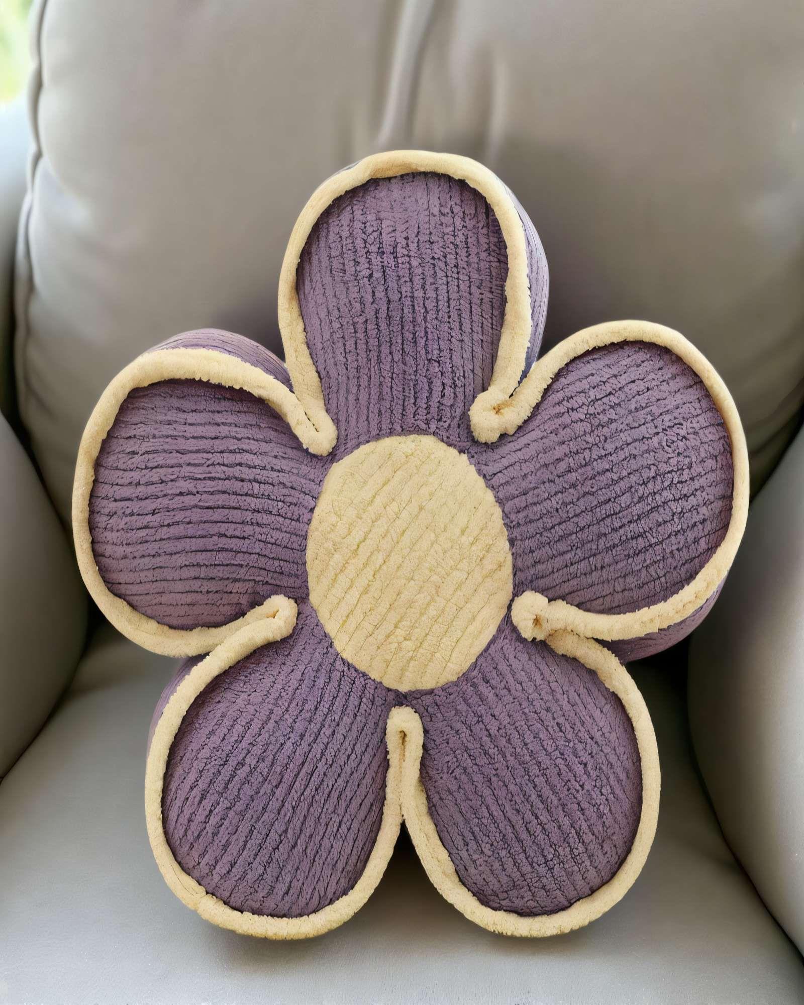 COJIN FORMA DE FLOR DECORATIVO COLOR MORADO CON BORDE BEIGE-3