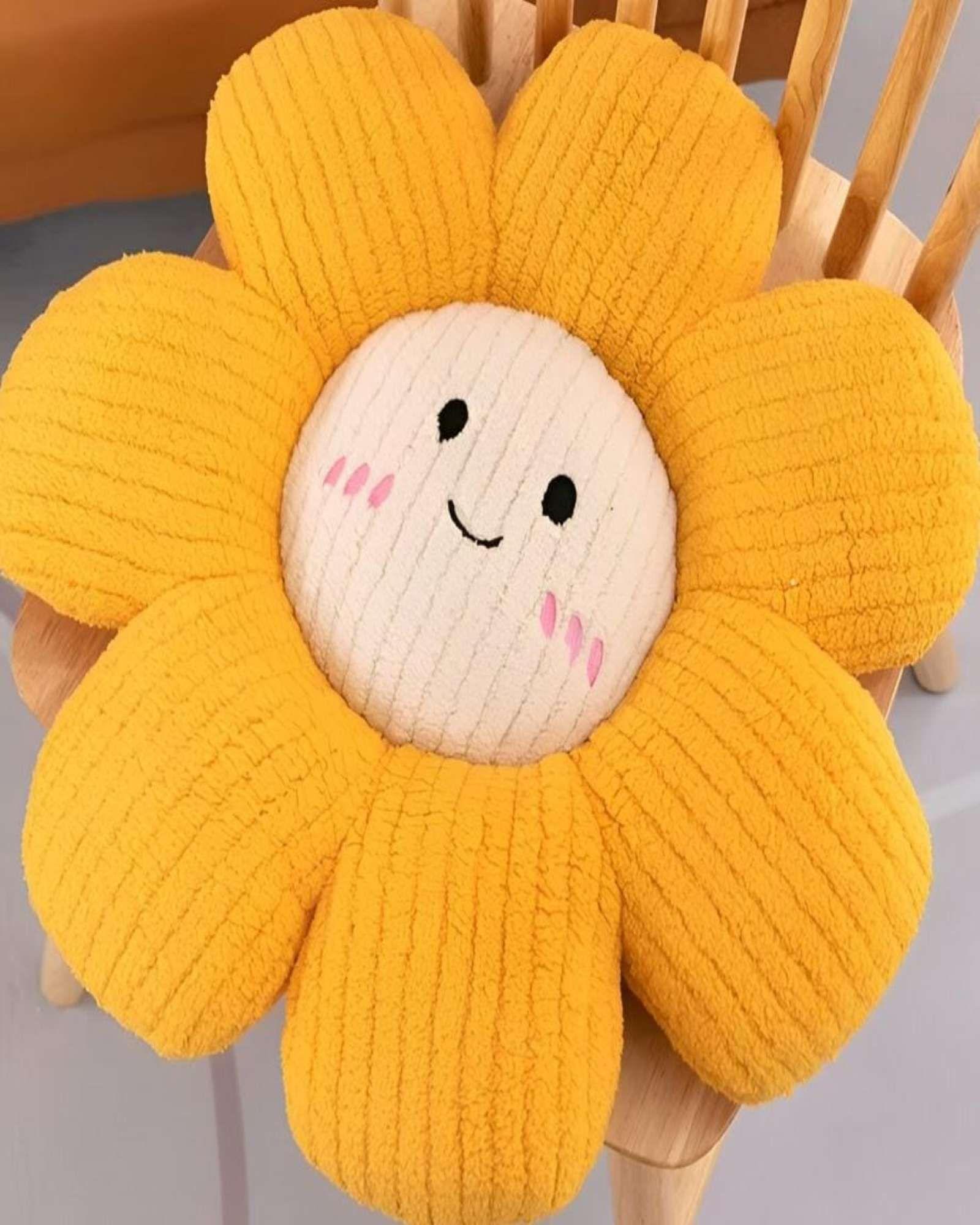 COJIN DECORATIVO DISEÑO FLOR KAWAII 45CM AMARILLO-2