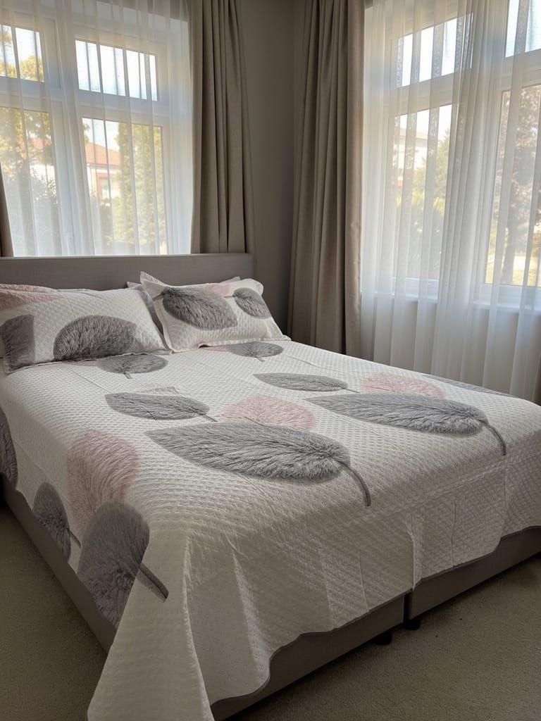 CUBRECAMA CON DIFERENTES DISEÑOS KING 250 X 270 CM P08-3