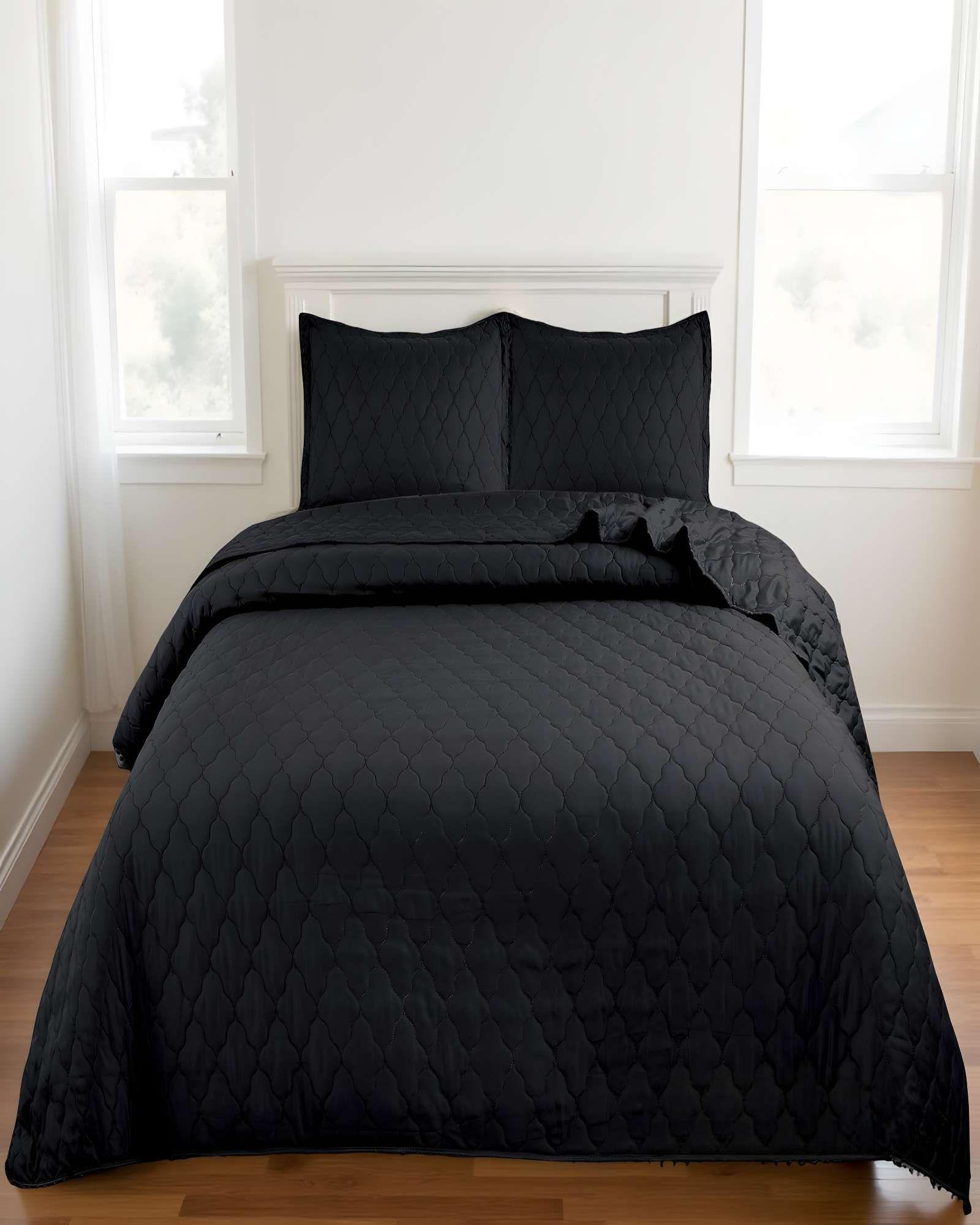 QUILT CUBRECAMA DE VERANO CON POMPONES KING NEGRO-3