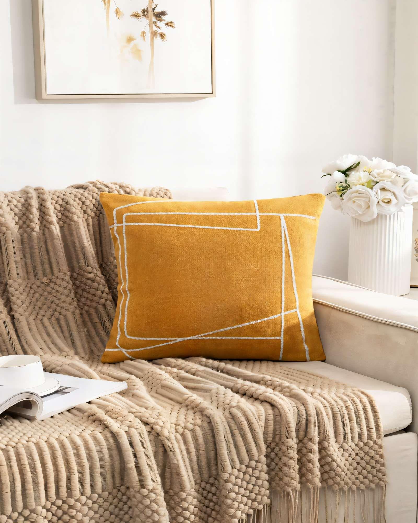 SET DE 4 FUNDAS DE COJIN 45CMX45CM  BORDADO DE LINEA COLOR AMARILLO-3