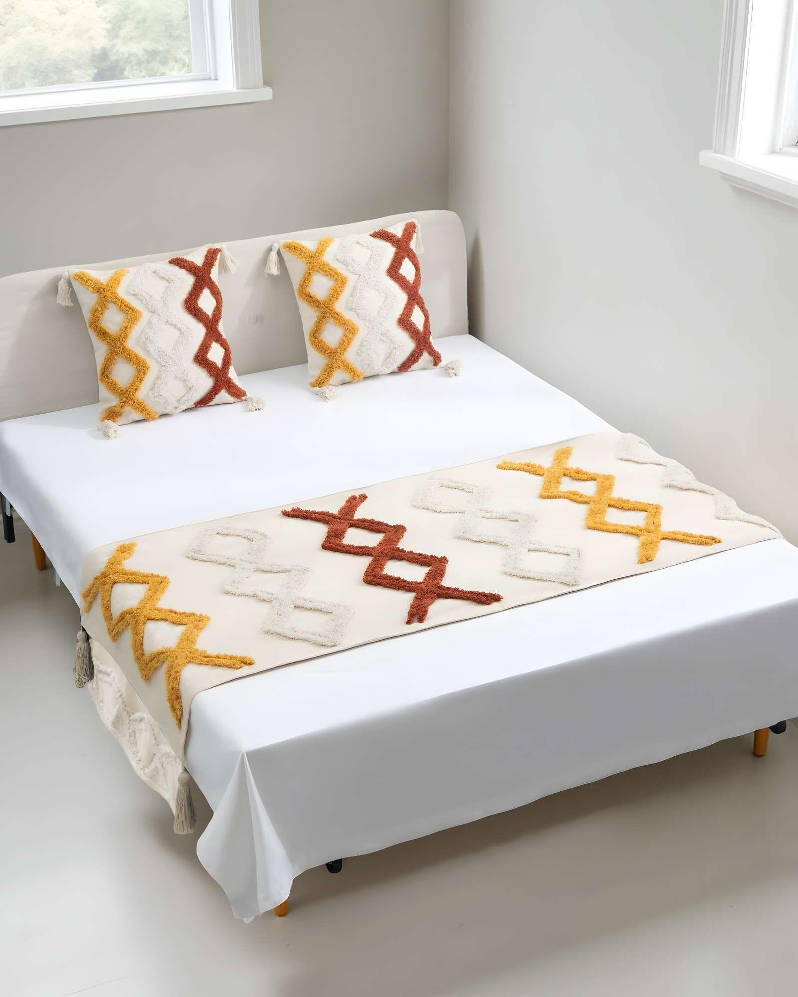 SET DE PIECERA BORDADA CON DOS FUNDAS MODELO BOHO BEIGE 05-2