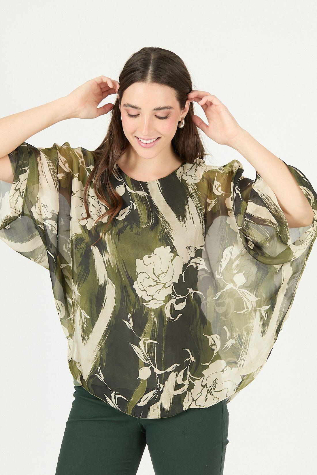 Blusa con seda verde estampada 2370-2