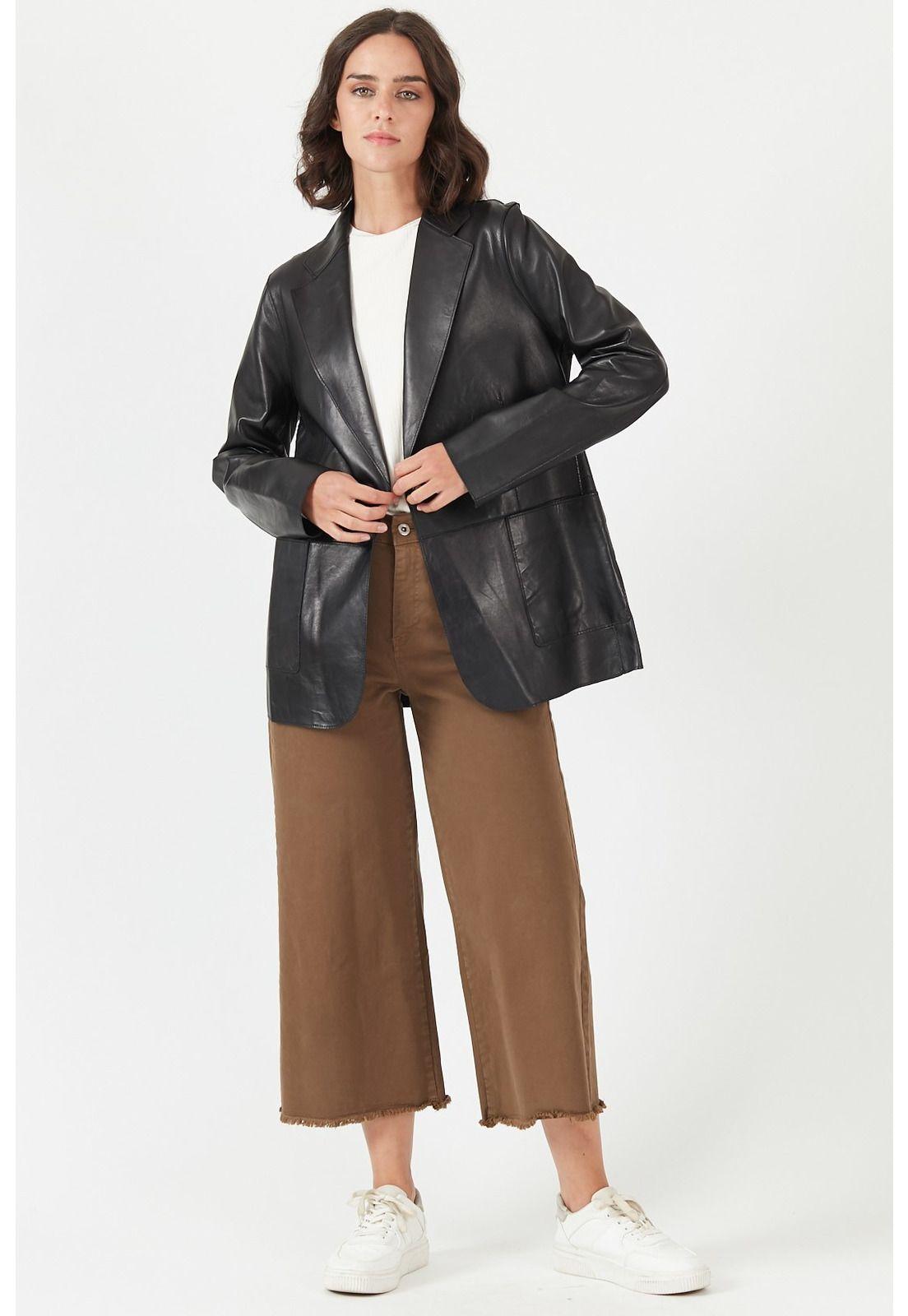 Blazer de cuero negro-2