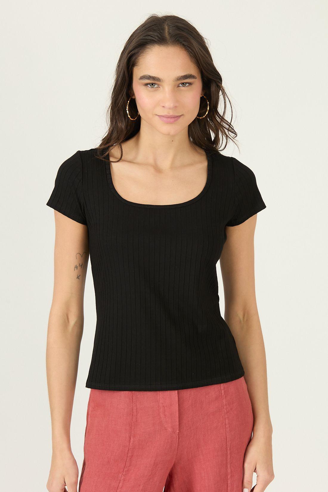 Polera Negra Cod 2756705-2