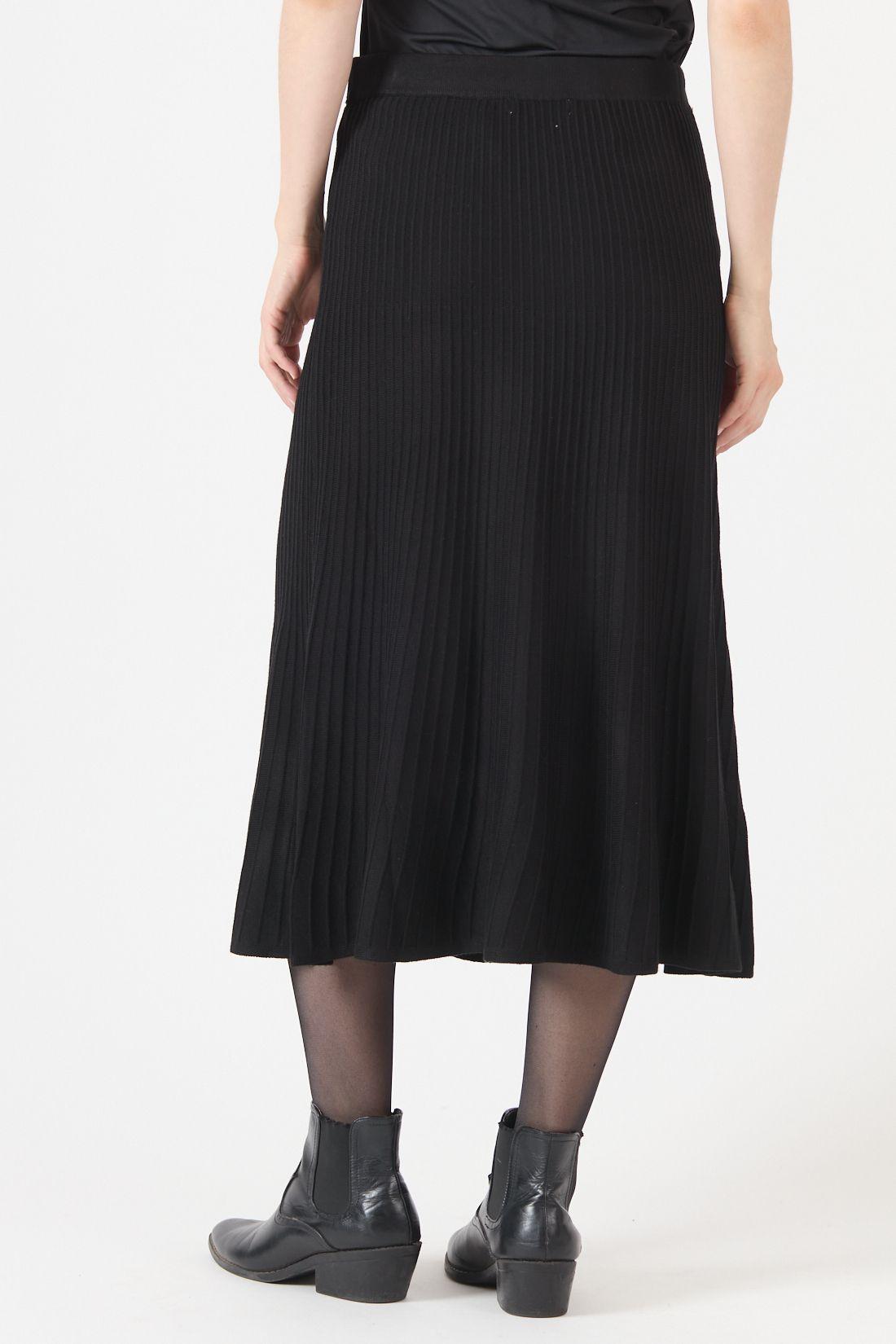 Falda Con Textura Negra Cod 5048876-3
