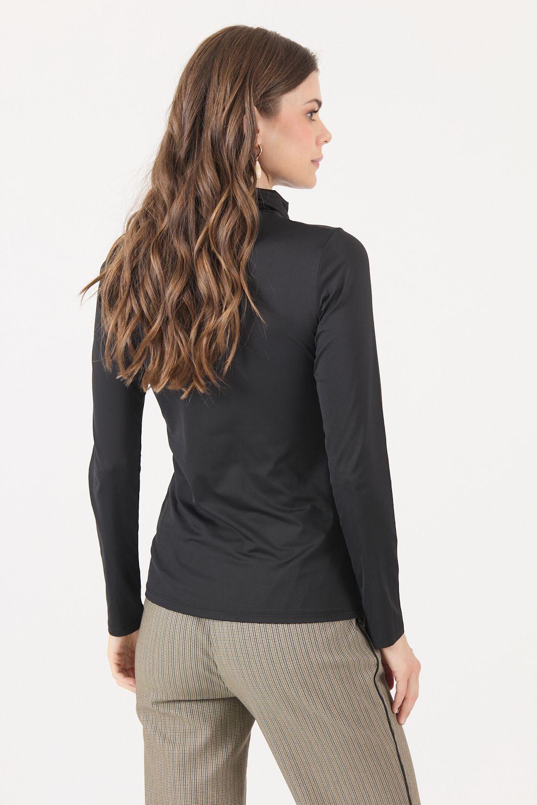 Polera Poliamida Negra Cod 2800036-4