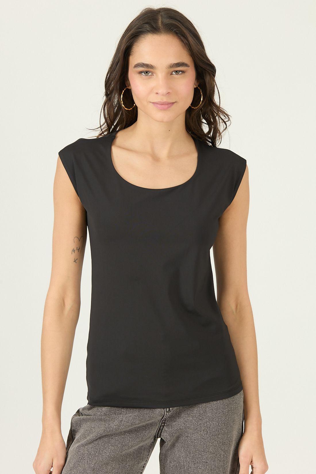 Polera Negra Cod 2800725-2