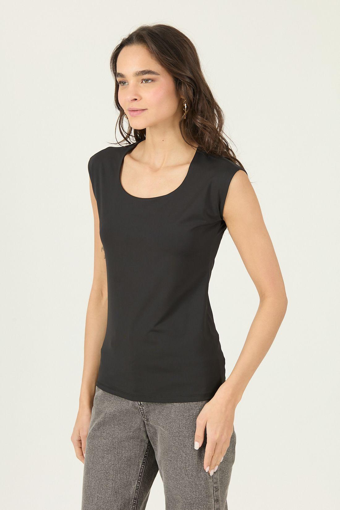 Polera Negra Cod 2800725-3