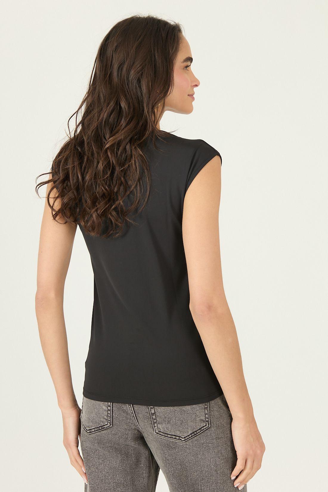 Polera Negra Cod 2800725-4