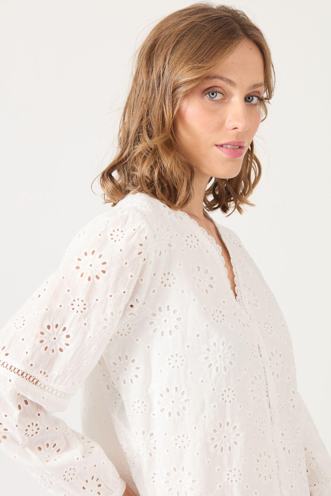 Blusa Con Encaje Blanca Cod 4520706-3
