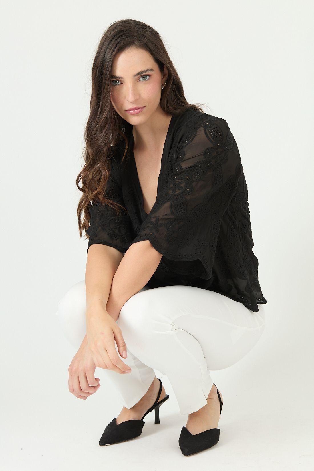 Blusa con seda negra 2382-0