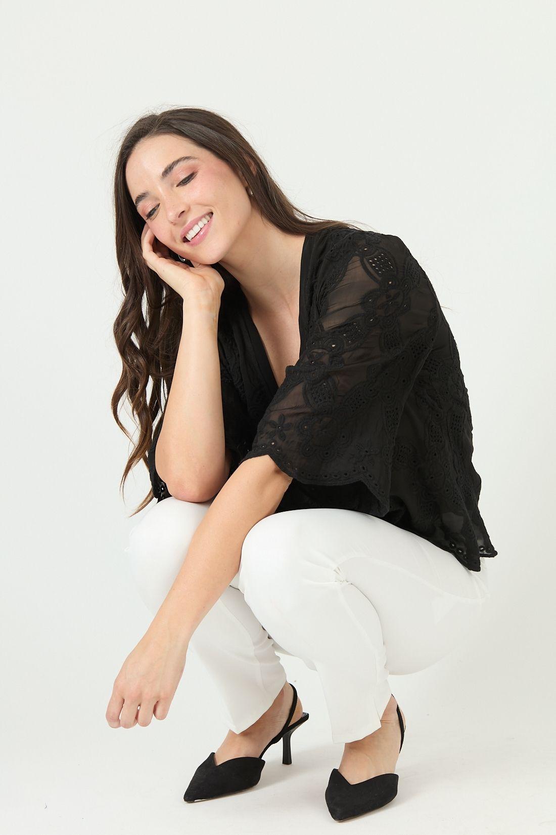 Blusa con seda negra 2382-1