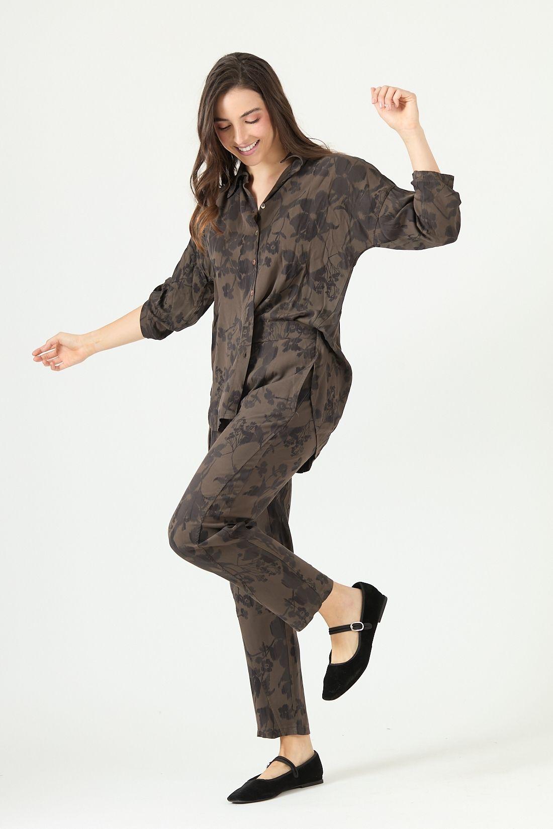 Pantalon De Lyocell Straight Cafe Moro Estampado Cod 2011835-0