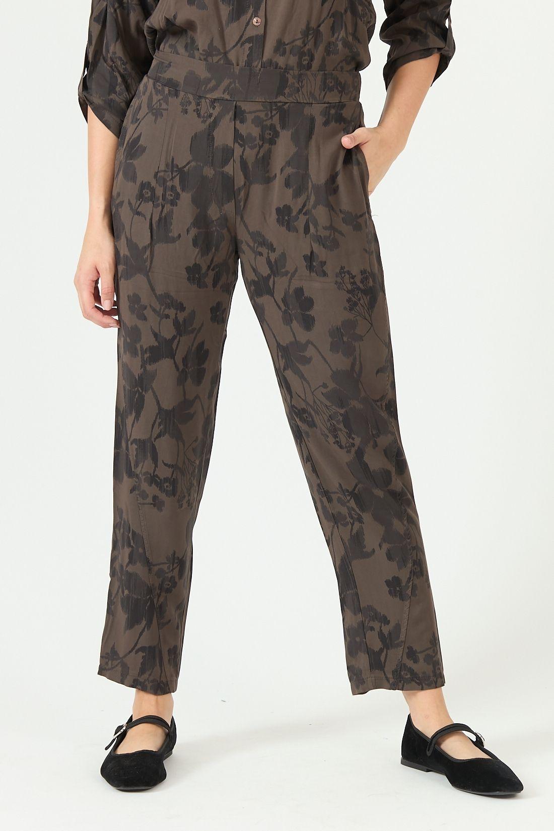 Pantalon De Lyocell Straight Cafe Moro Estampado Cod 2011835-2