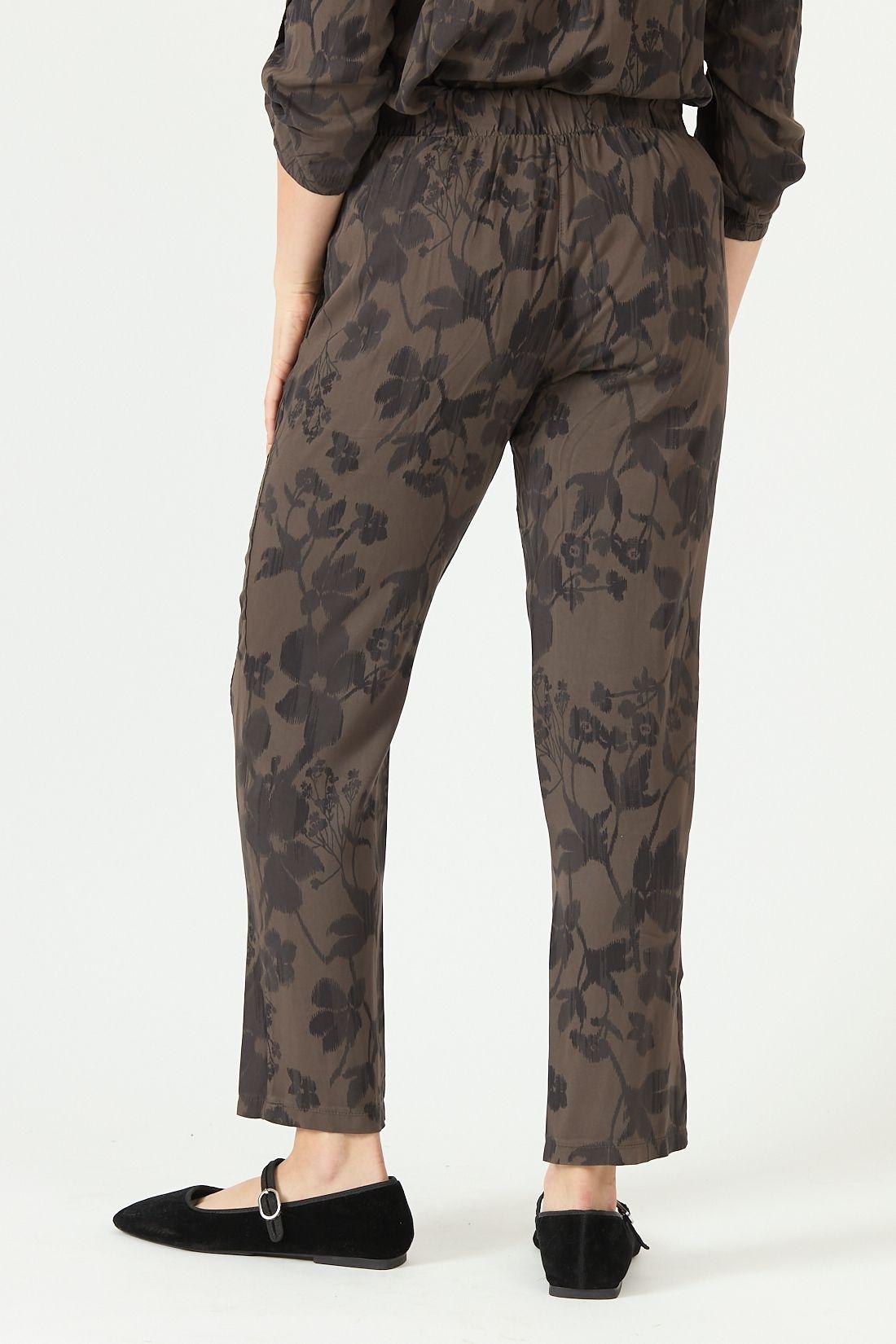 Pantalon De Lyocell Straight Cafe Moro Estampado Cod 2011835-3
