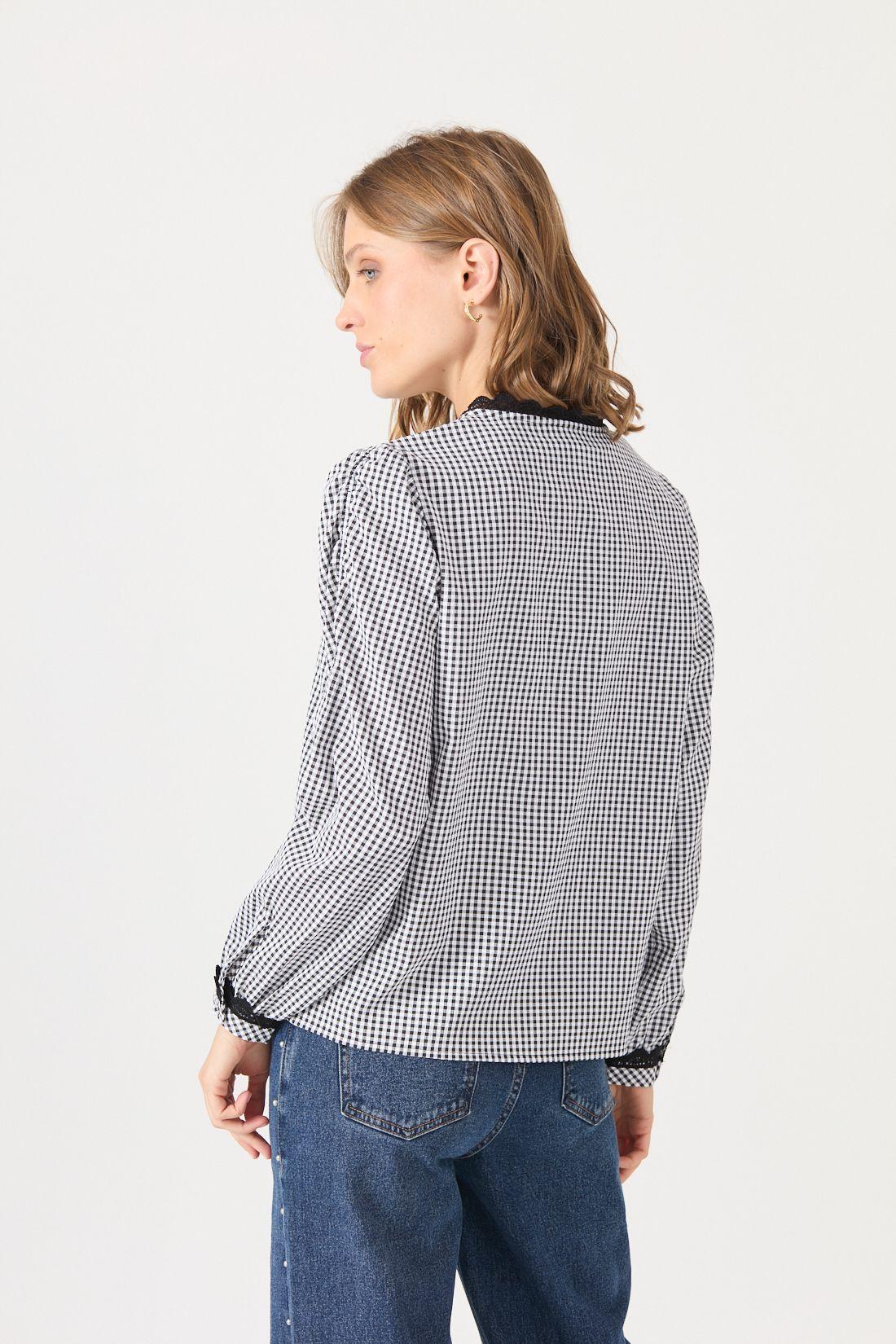 Blusa Cuadrille Negra Cod 4520726-4