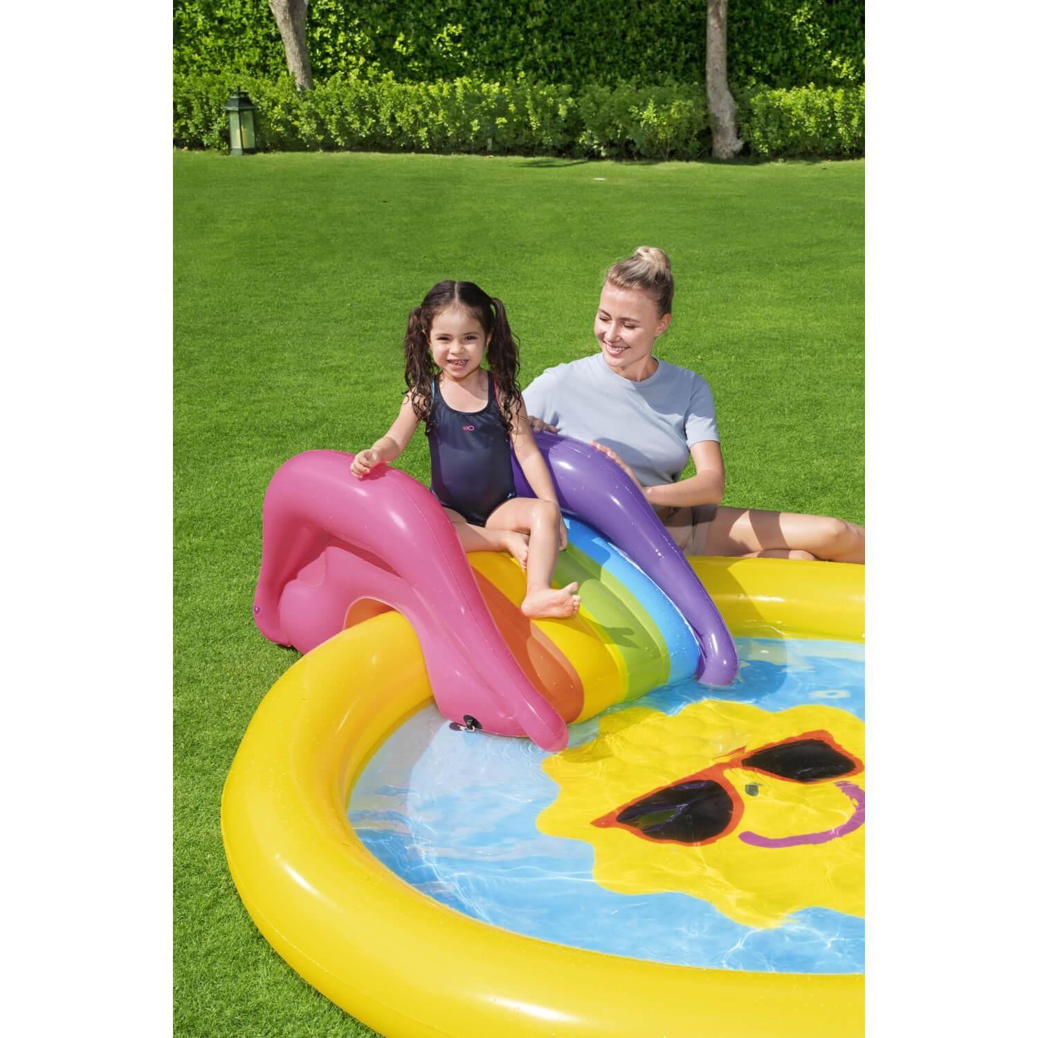 Piscina y juegos inflable Sunnyland Bestway 2.37X2.01X1.04M-5