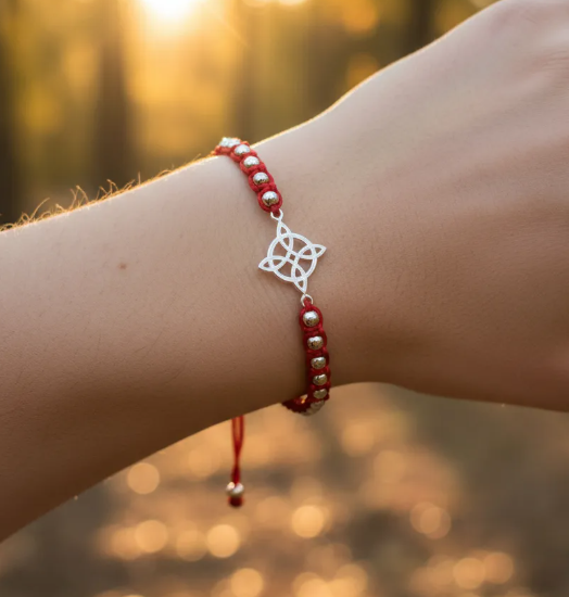 Pulsera Hilo Rojo Nudo De Brujas Plata Con Esferas Ajustable-2