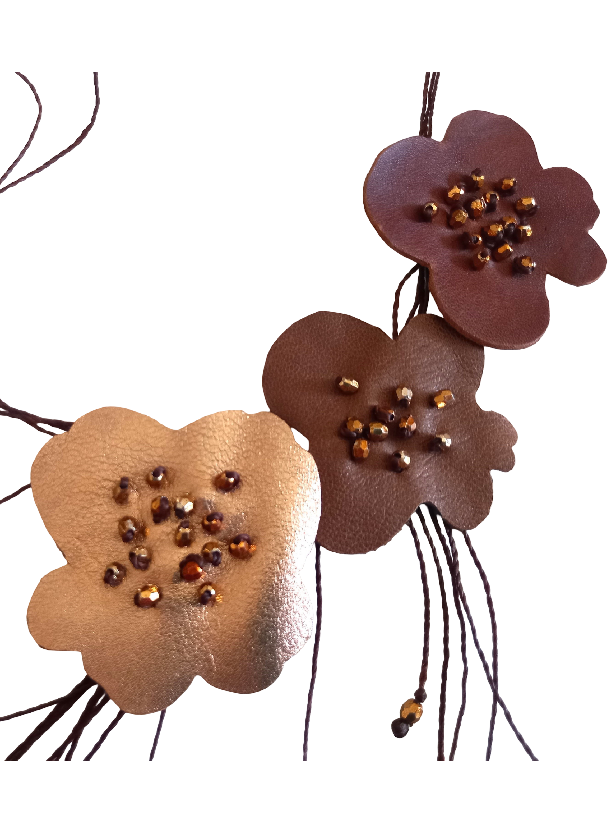 Hermoso collar de flores hecho de cuero natural, ¡único!-2