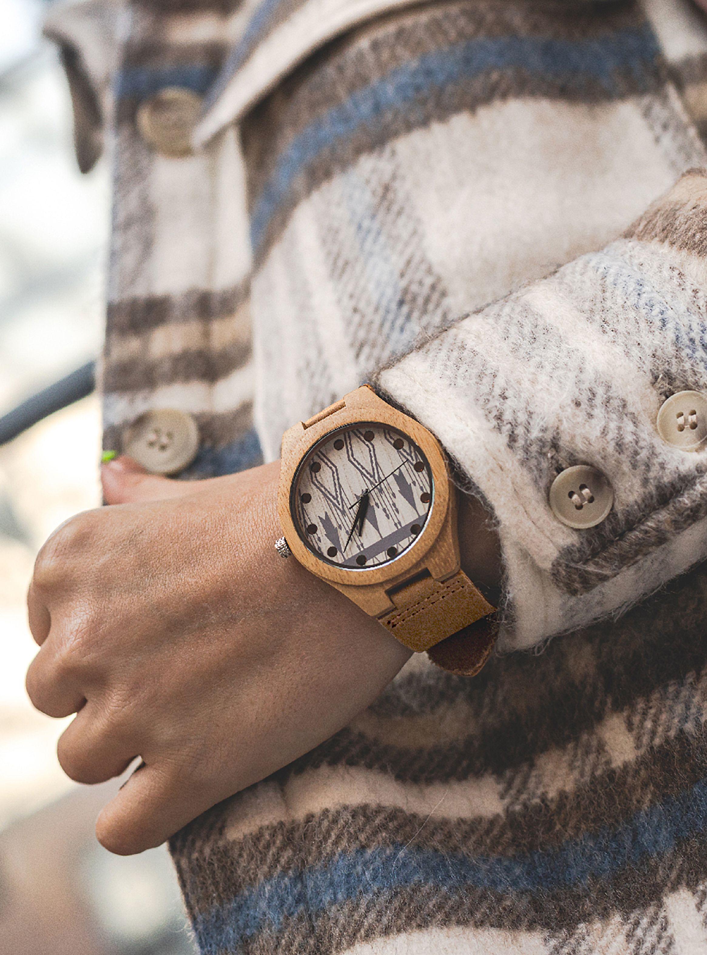 Reloj en Madera con Correas de Cuero Café-1