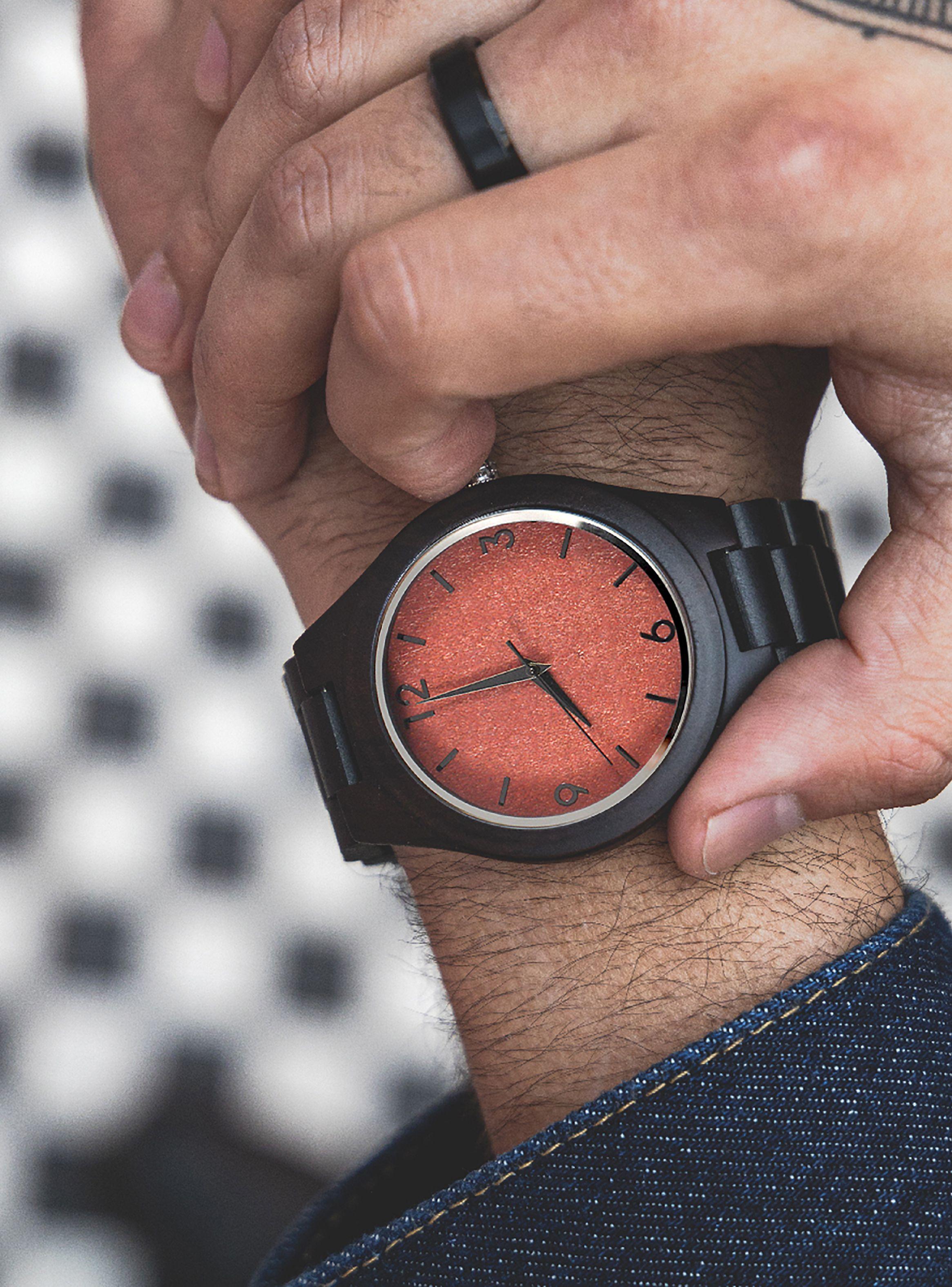 Reloj Hombre Análogo Correa Madera Negro Dial Naranja-3