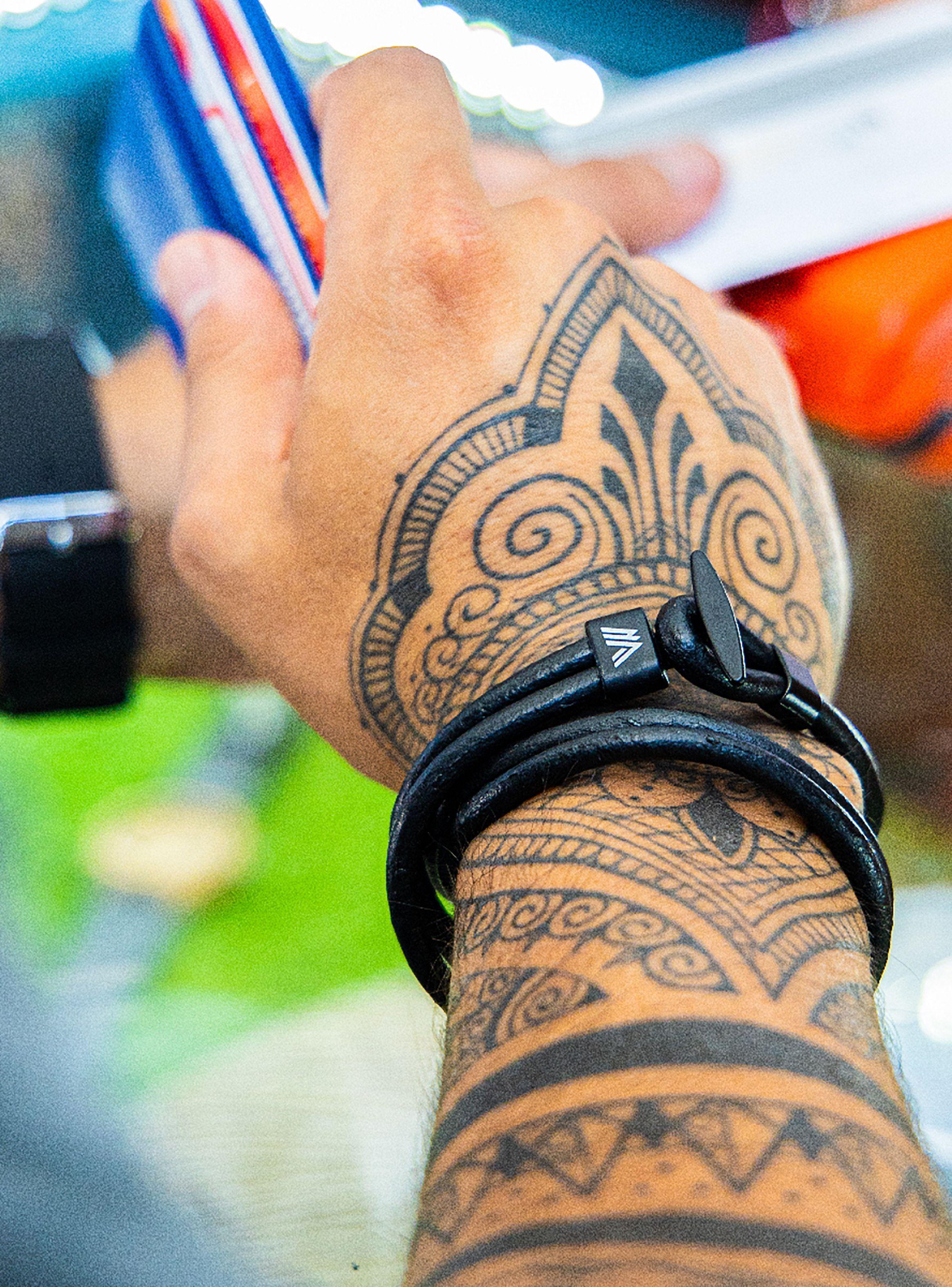 Pulsera Negra De Cuero Ajustable-3