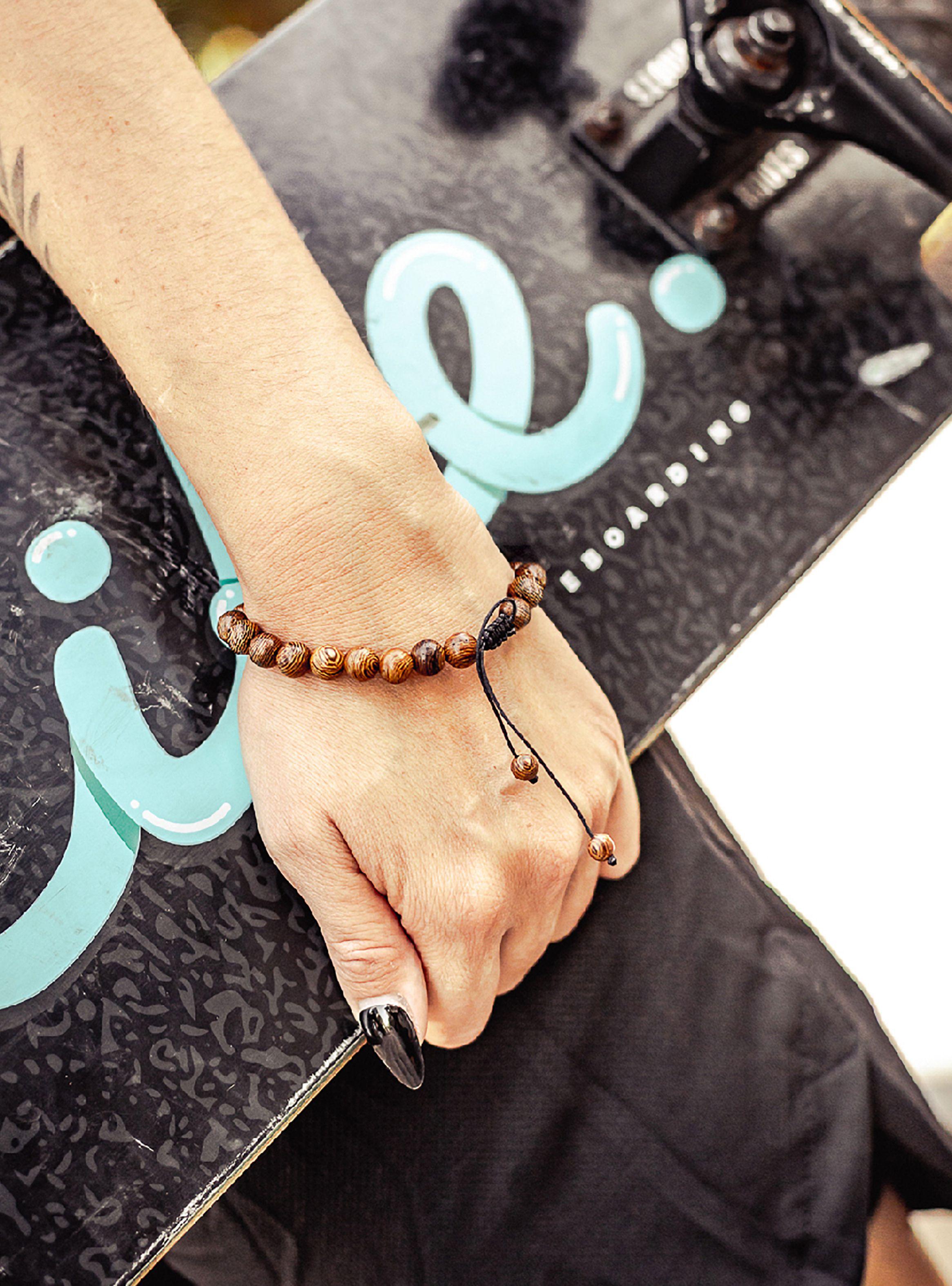Pulsera Ajustable Unisex con Esferas de Madera Natural-3