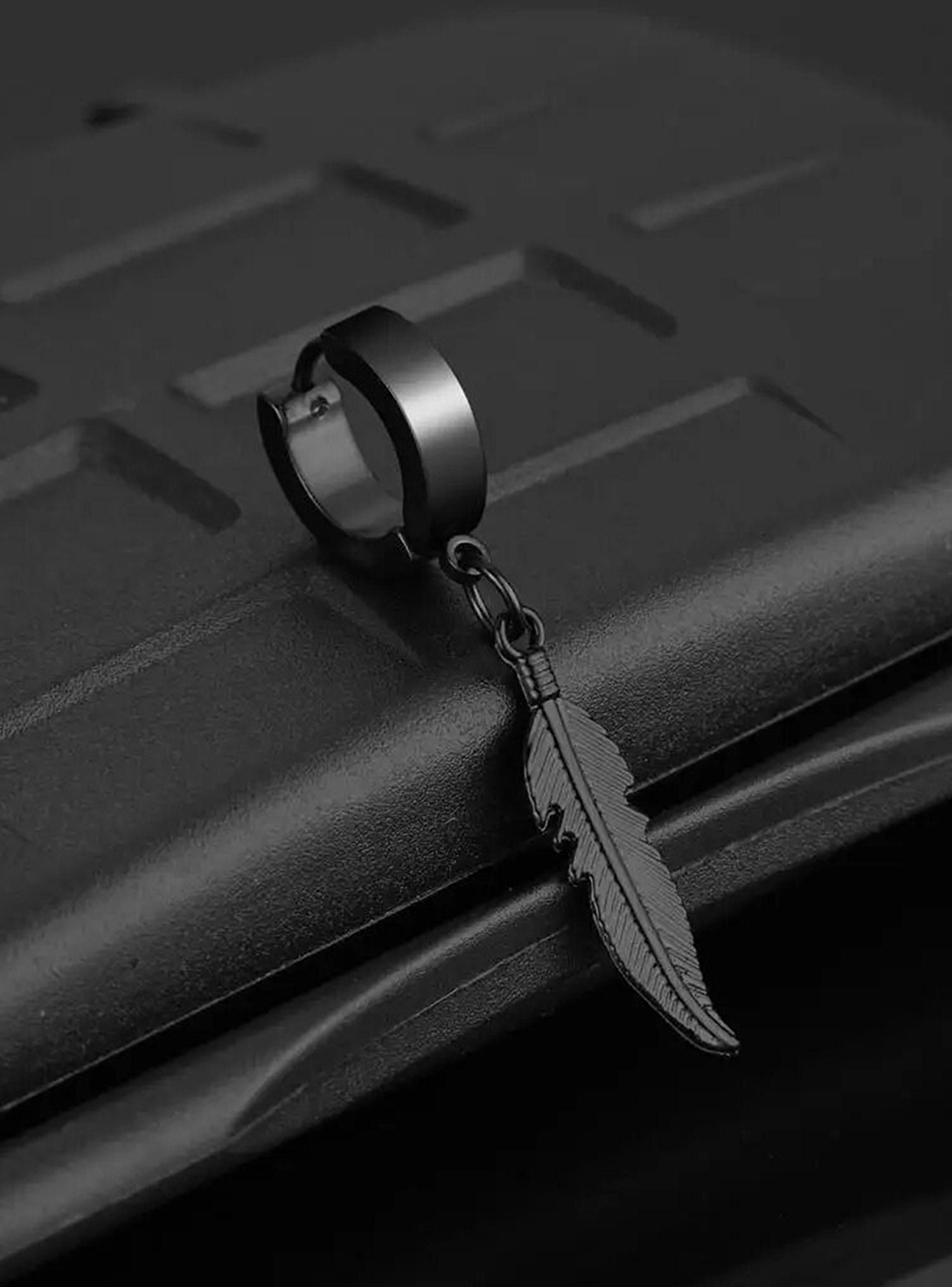 Aro Argolla Huggie Acero Negro con Pluma-3