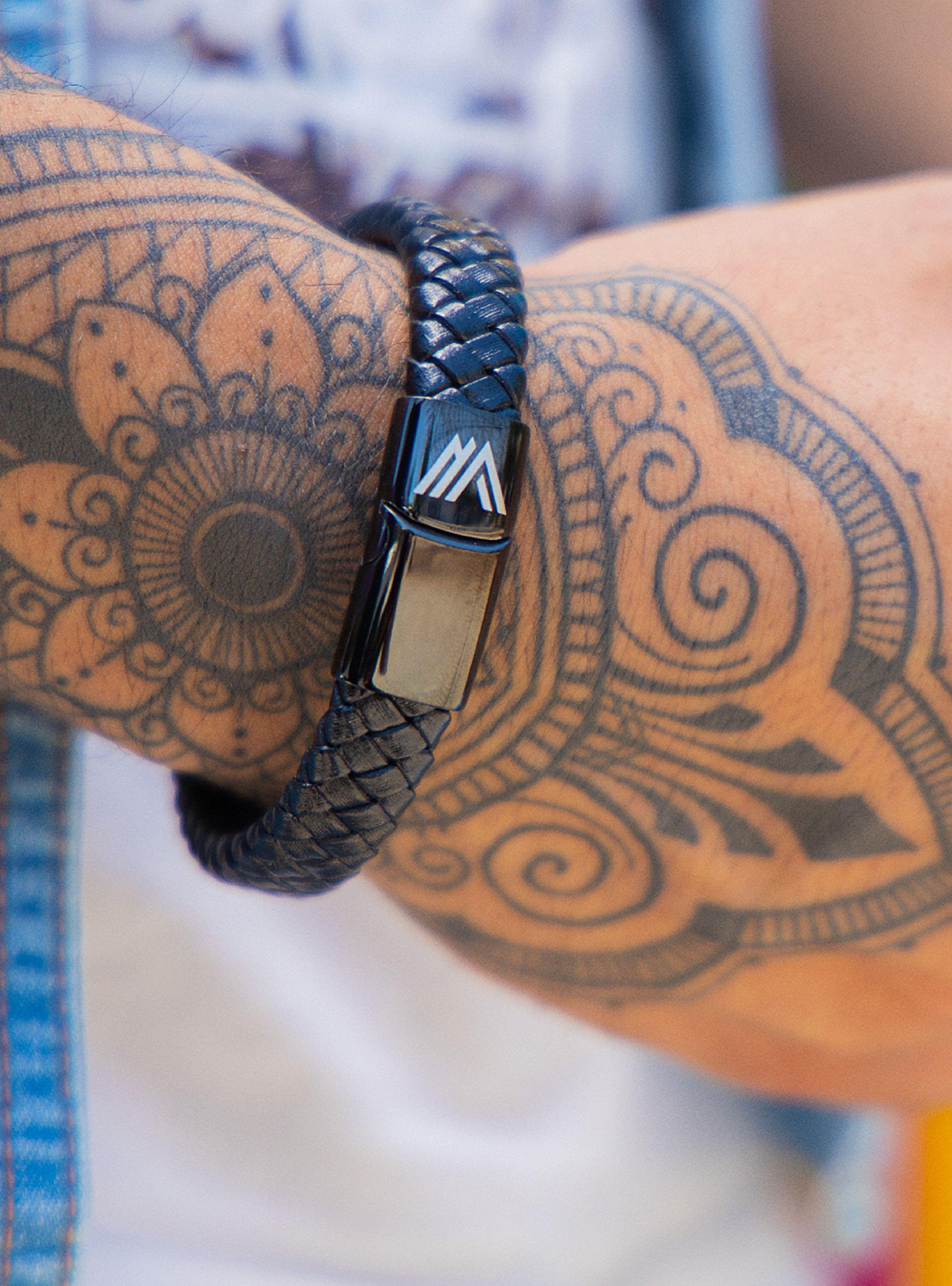 Pulsera Circular de Cuero Texturado Color Negro-3